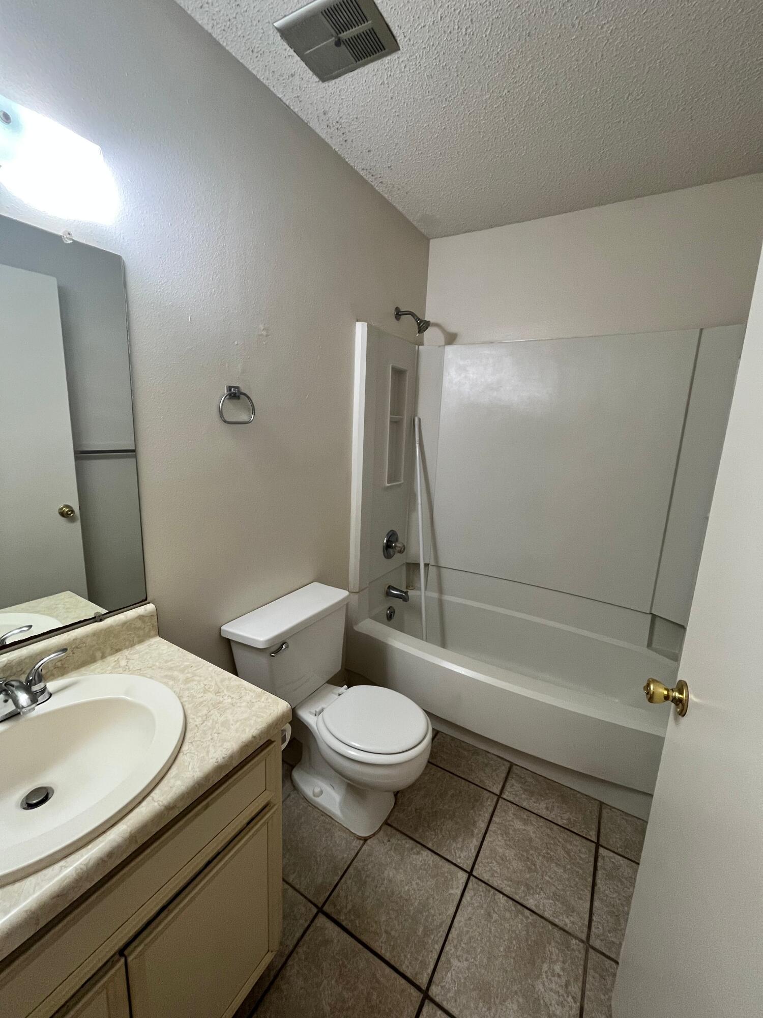 CLASSIC MANOR - Residential Lease