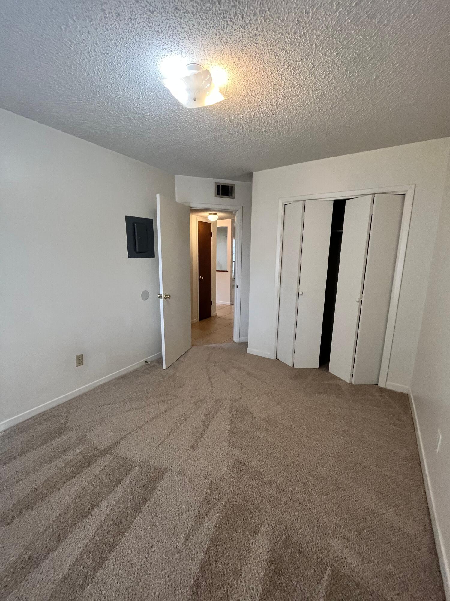 CLASSIC MANOR - Residential Lease