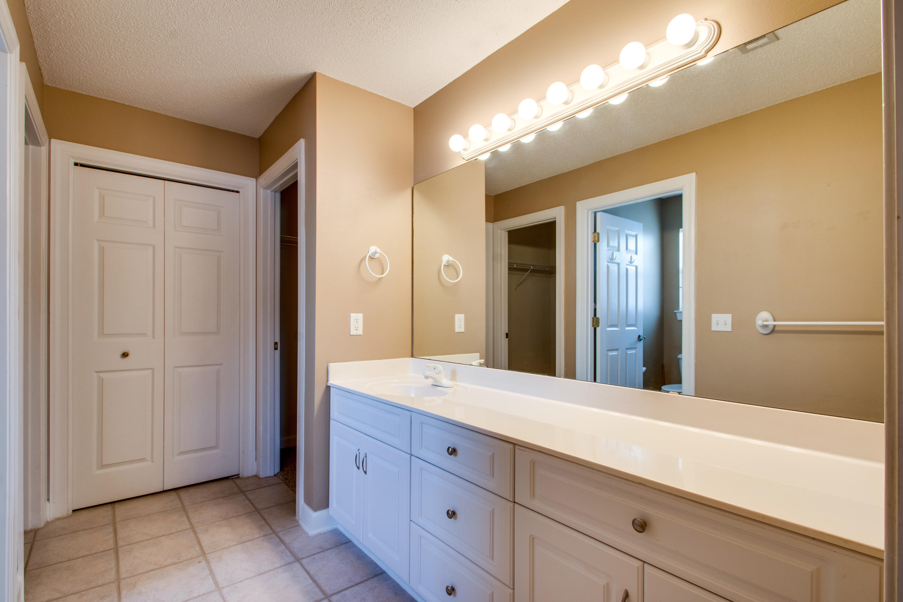 SEA DUNES - Residential Lease