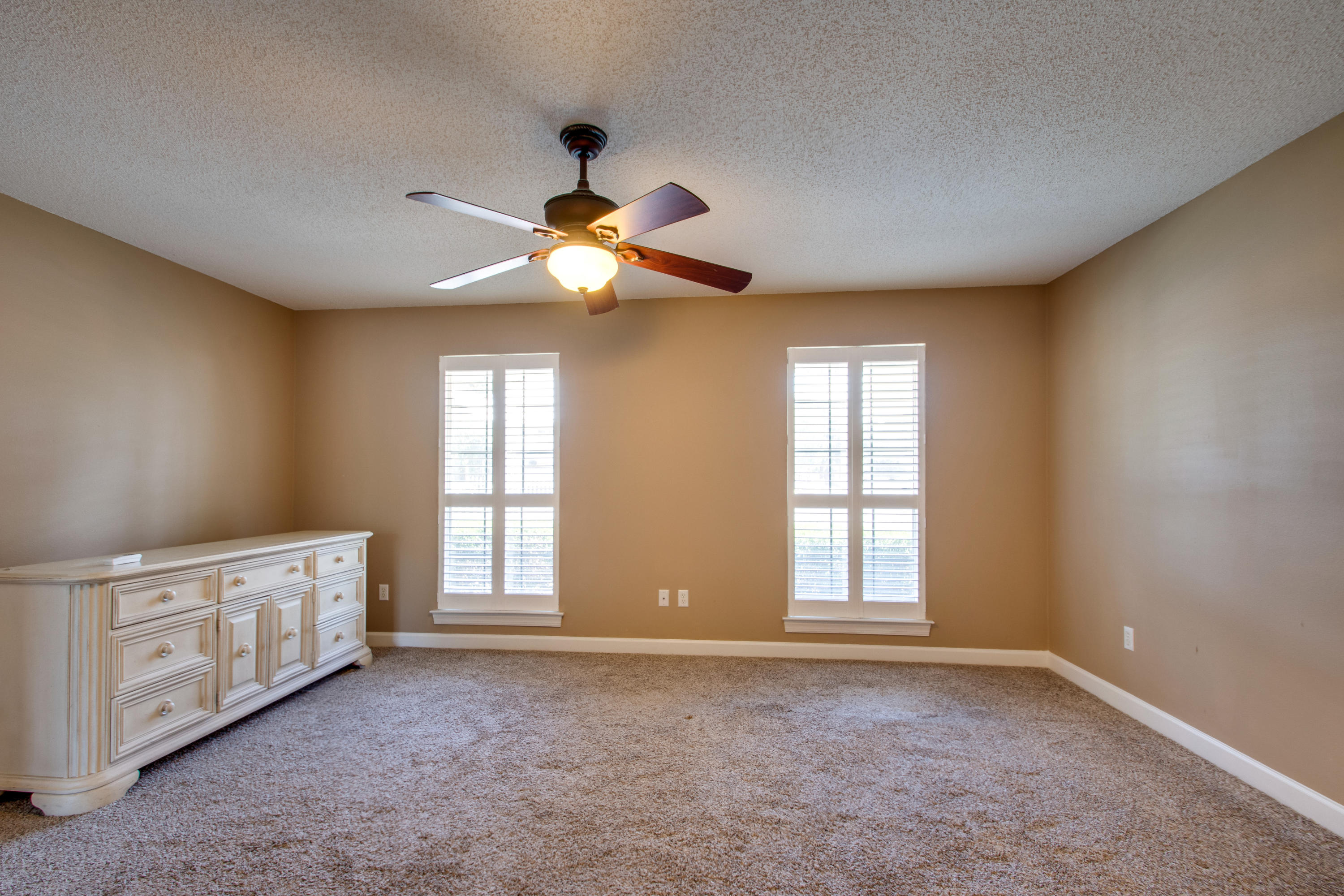 SEA DUNES - Residential Lease