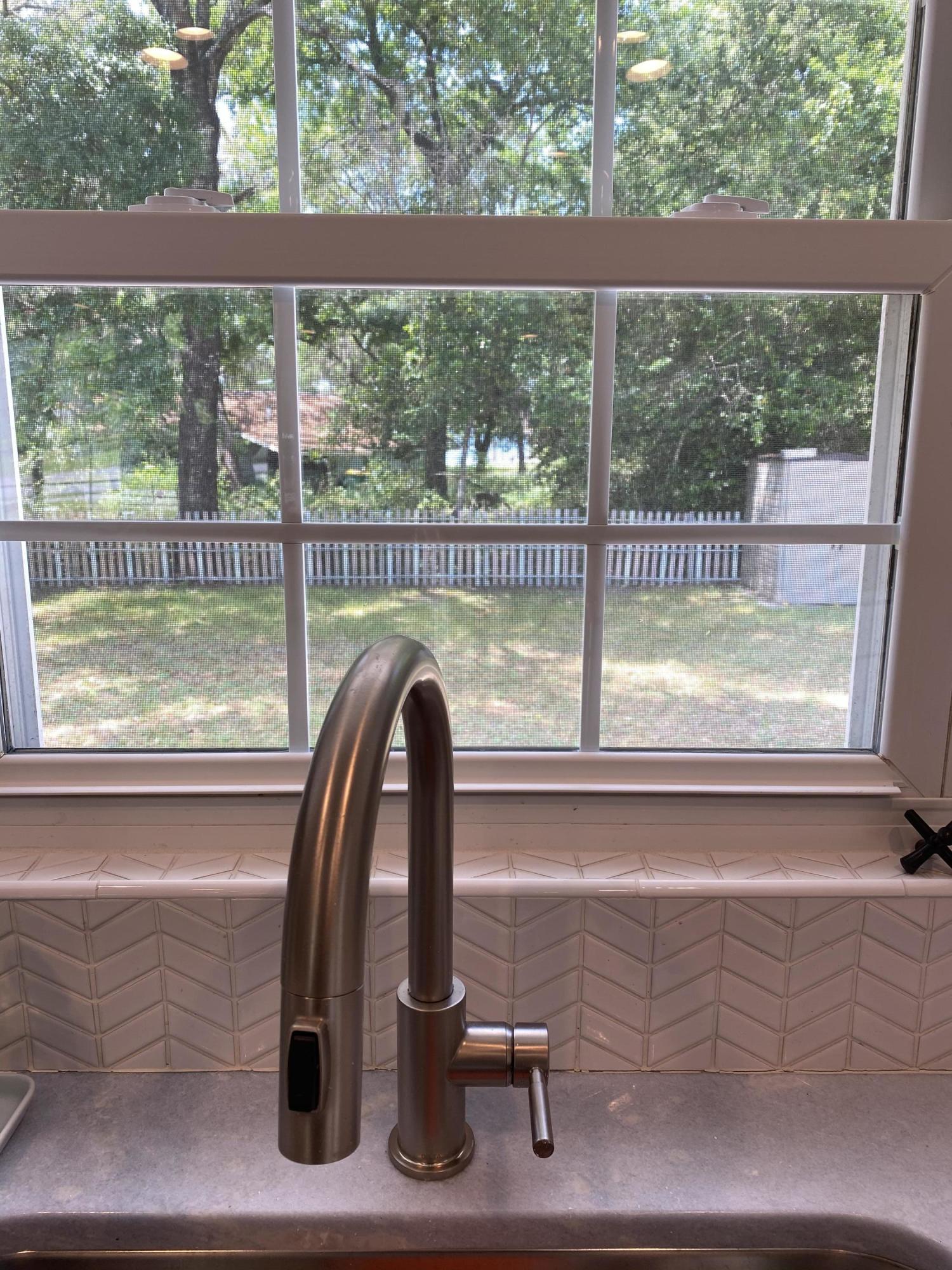 GREY MOSS POINT S/D LOT 6 BLK 6 - Residential