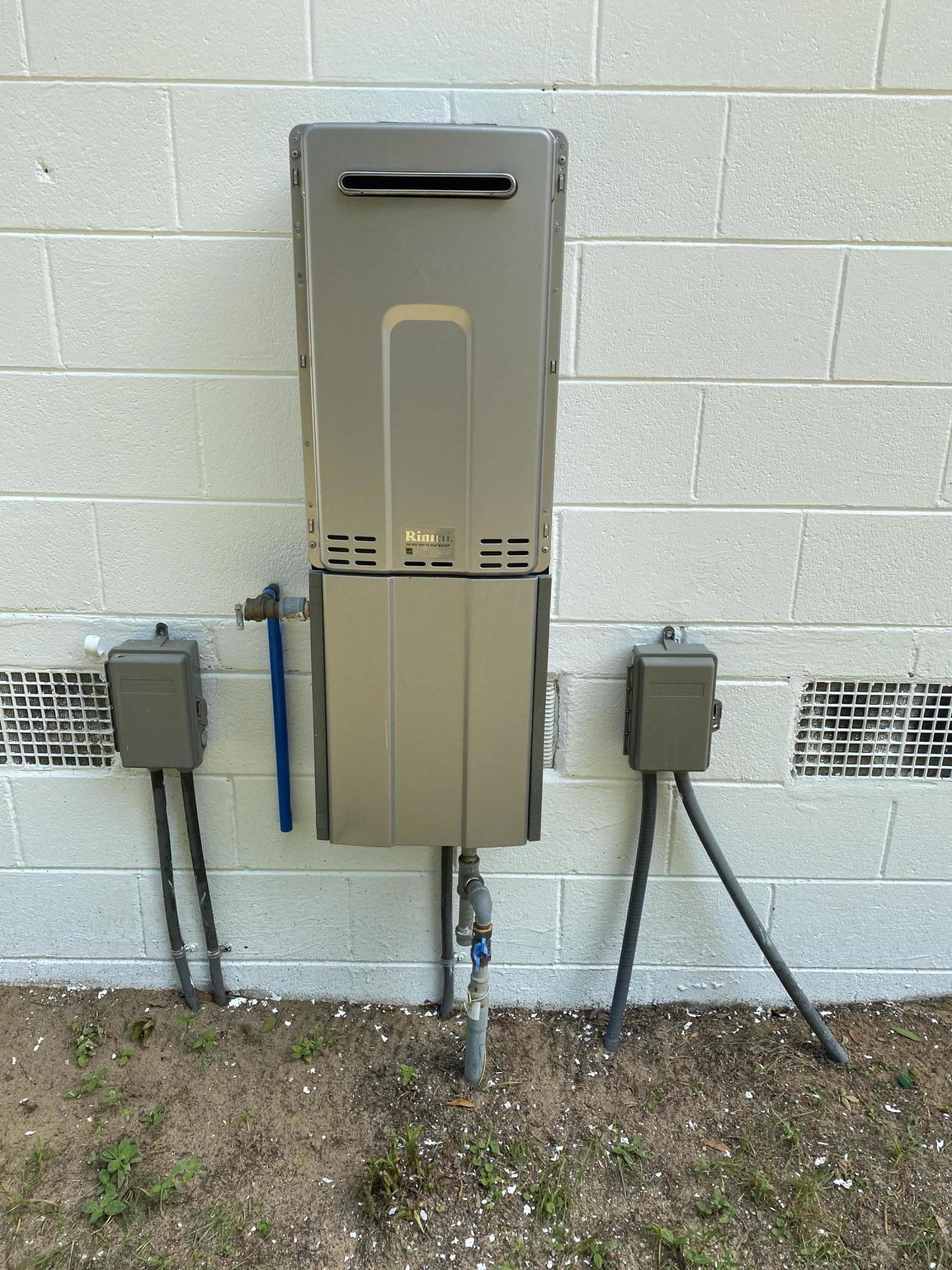 GREY MOSS POINT S/D LOT 6 BLK 6 - Residential