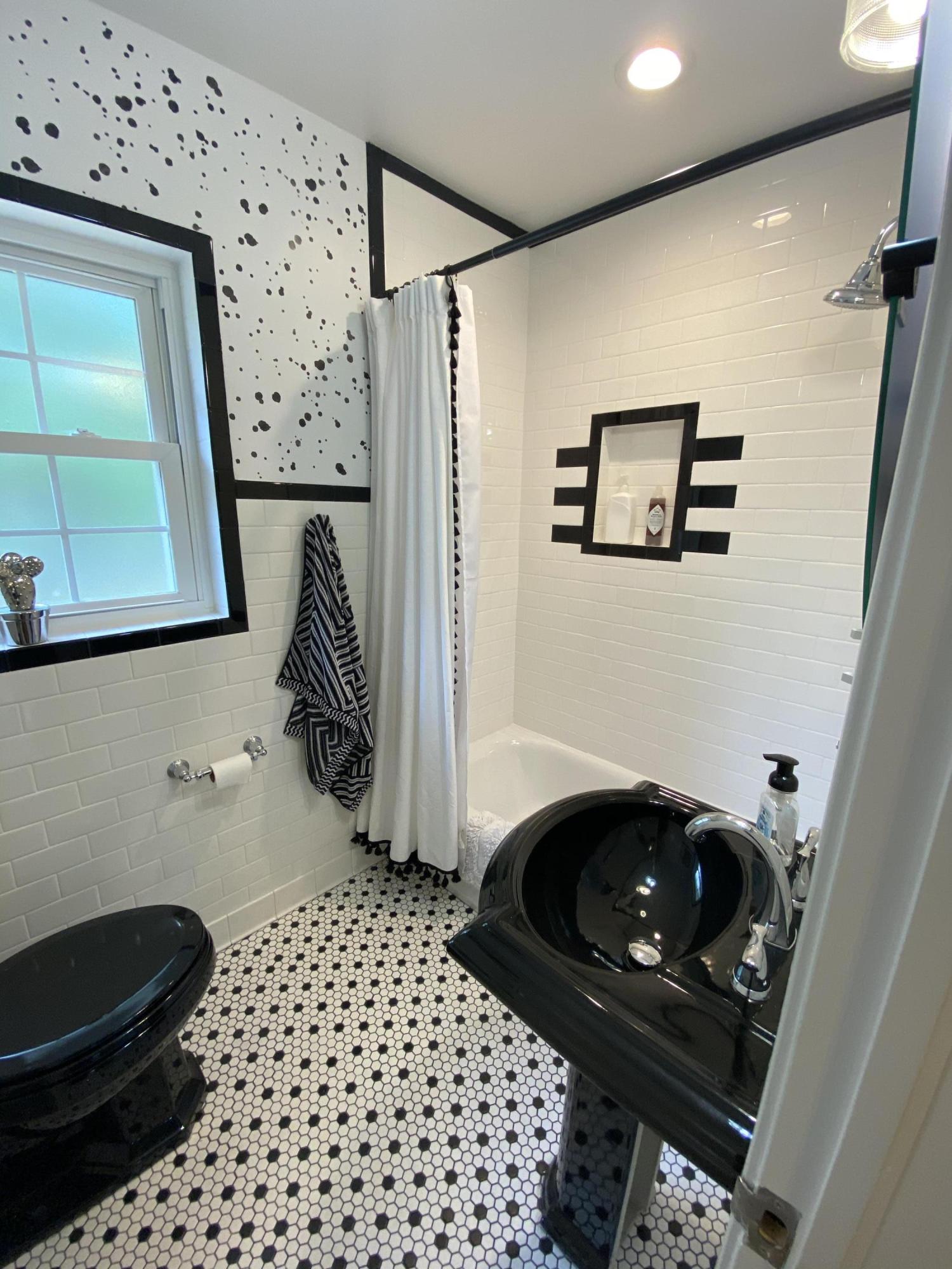 GREY MOSS POINT S/D LOT 6 BLK 6 - Residential