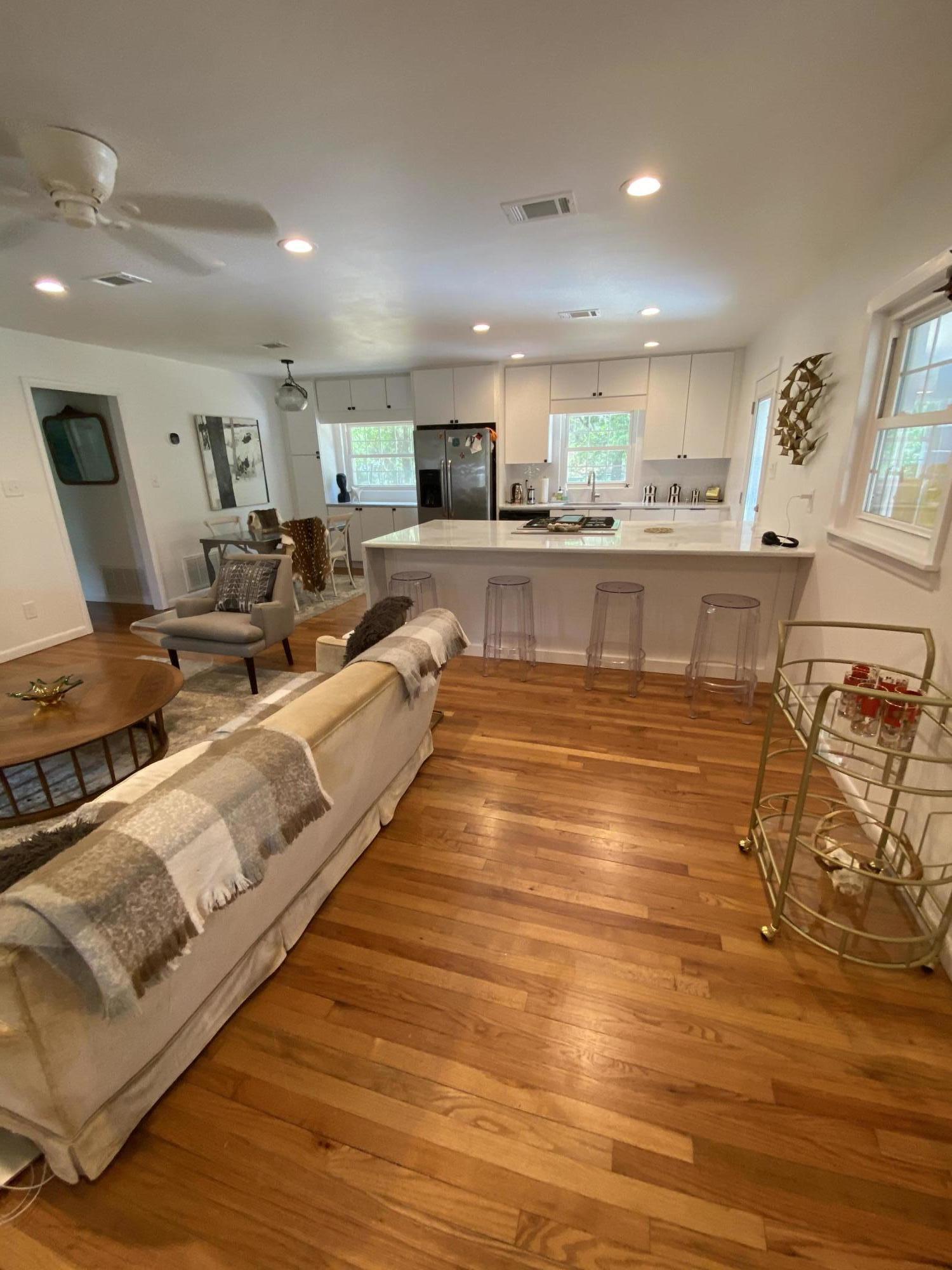 GREY MOSS POINT S/D LOT 6 BLK 6 - Residential