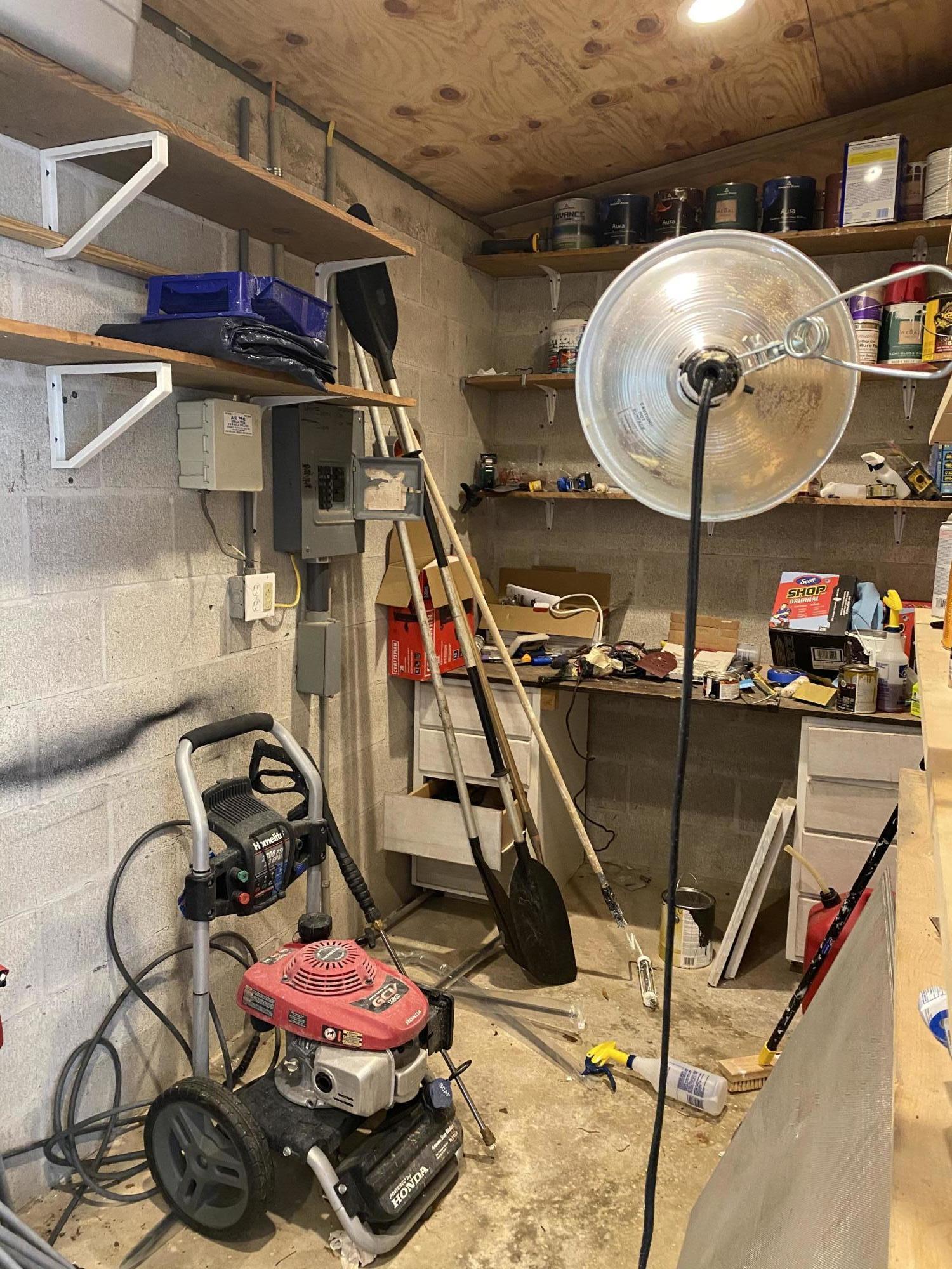 GREY MOSS POINT S/D LOT 6 BLK 6 - Residential