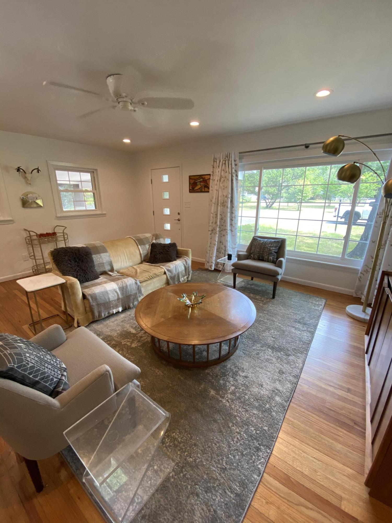 GREY MOSS POINT S/D LOT 6 BLK 6 - Residential