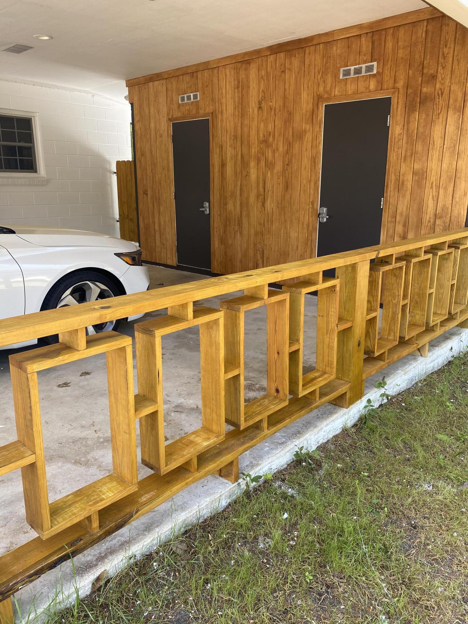 GREY MOSS POINT S/D LOT 6 BLK 6 - Residential