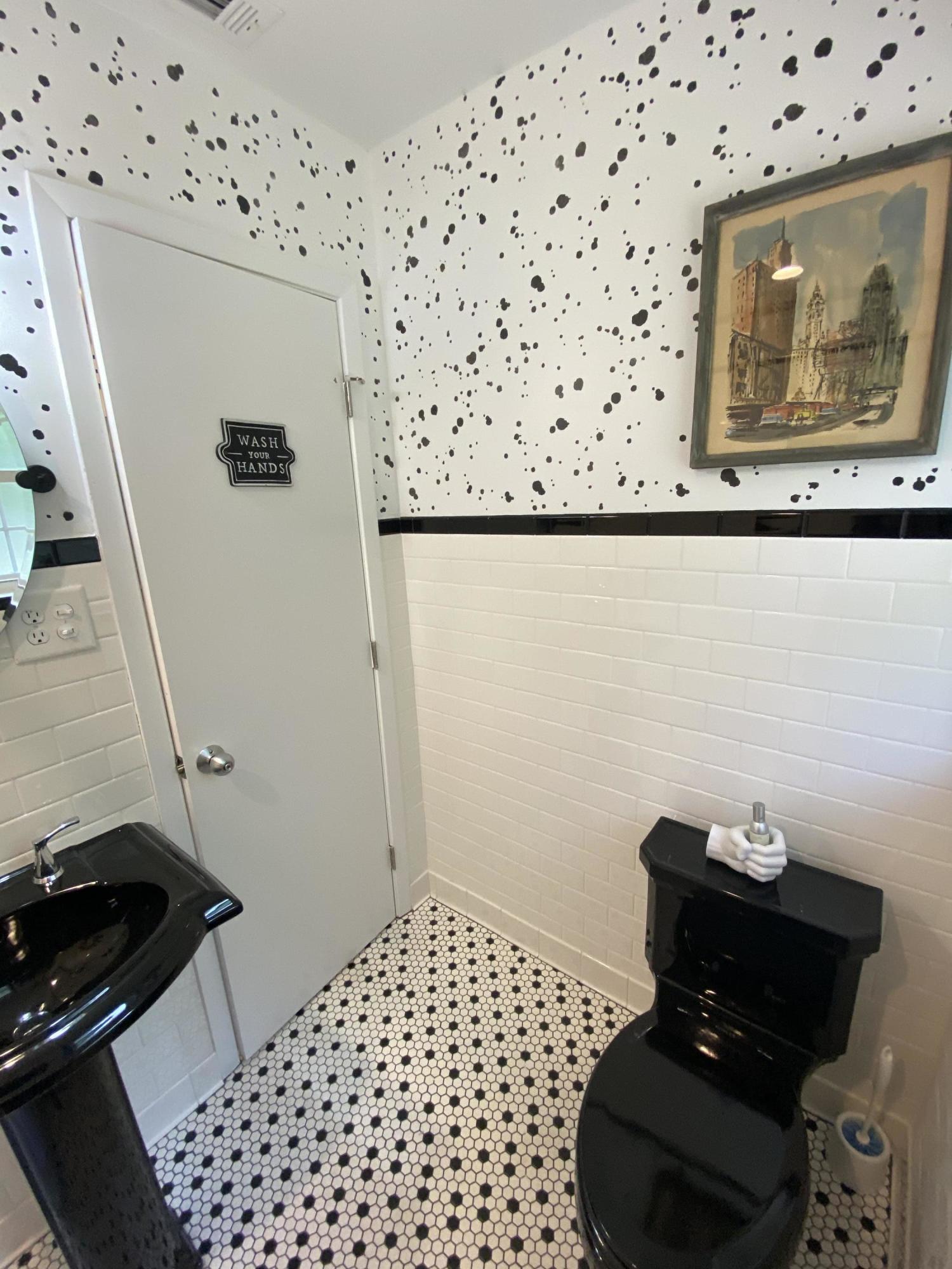 GREY MOSS POINT S/D LOT 6 BLK 6 - Residential