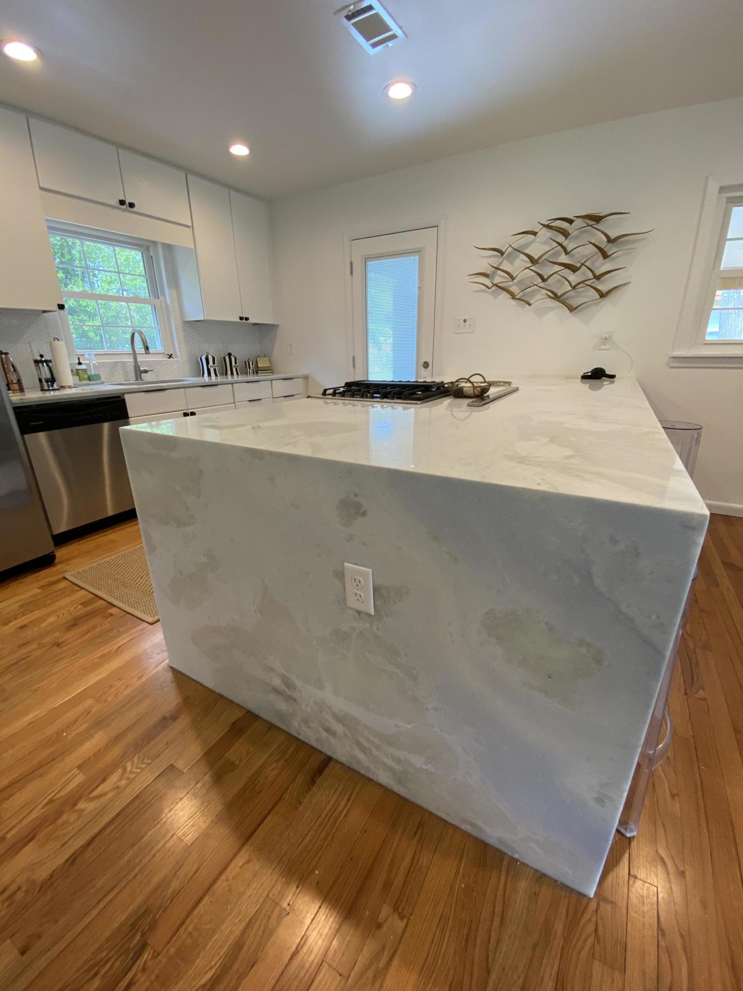 GREY MOSS POINT S/D LOT 6 BLK 6 - Residential