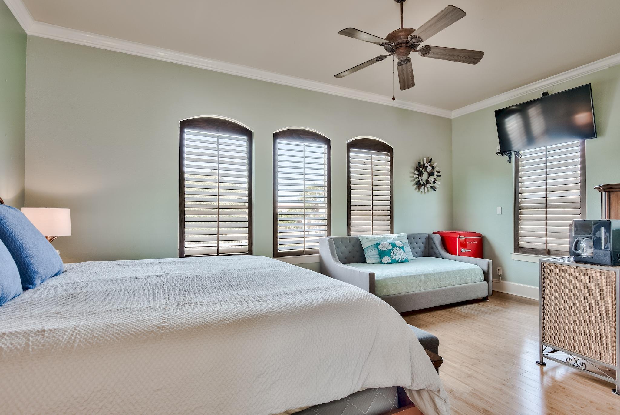 EMERALD WATERS VILLAGE - Residential
