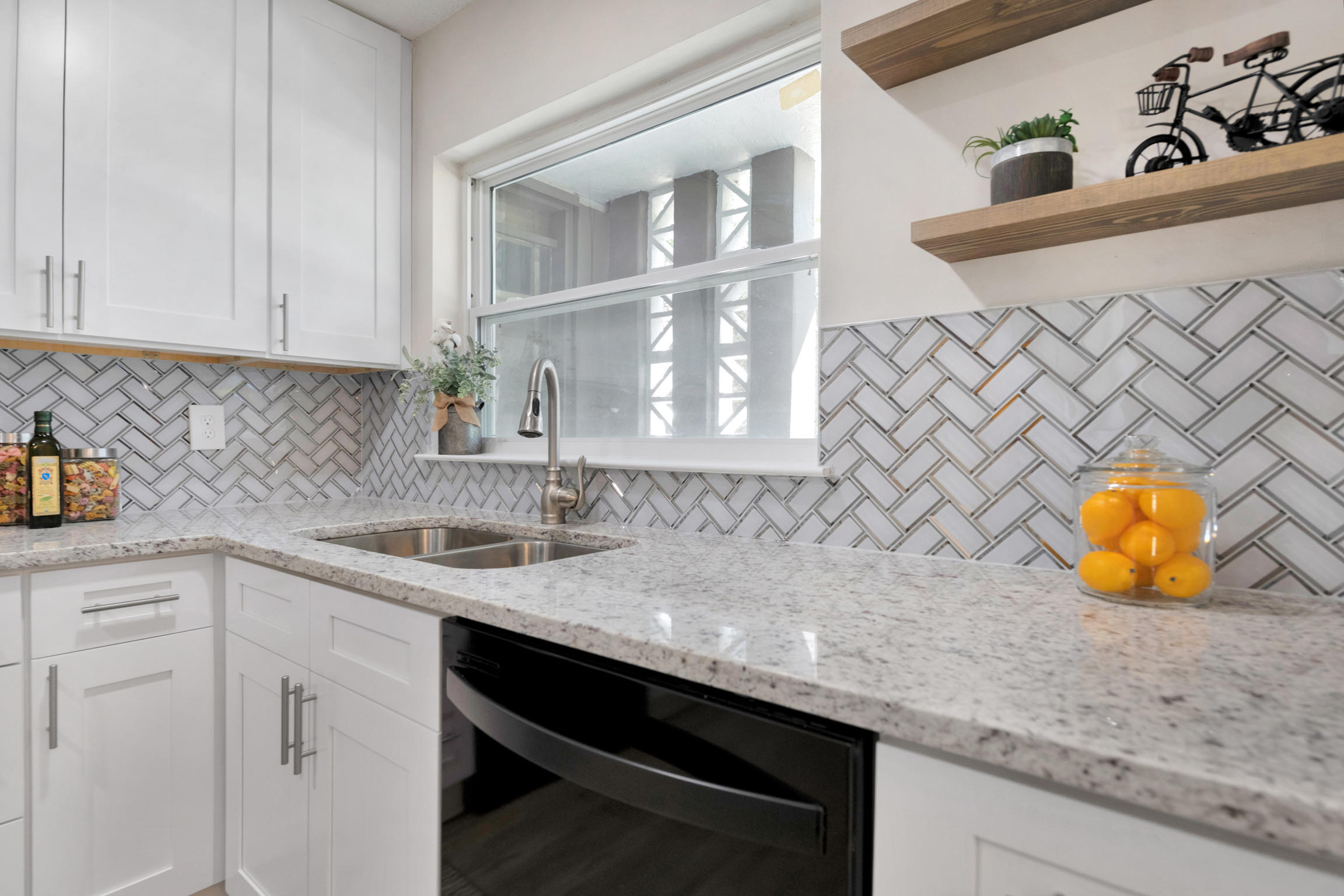 OAK TREE PARK - Residential