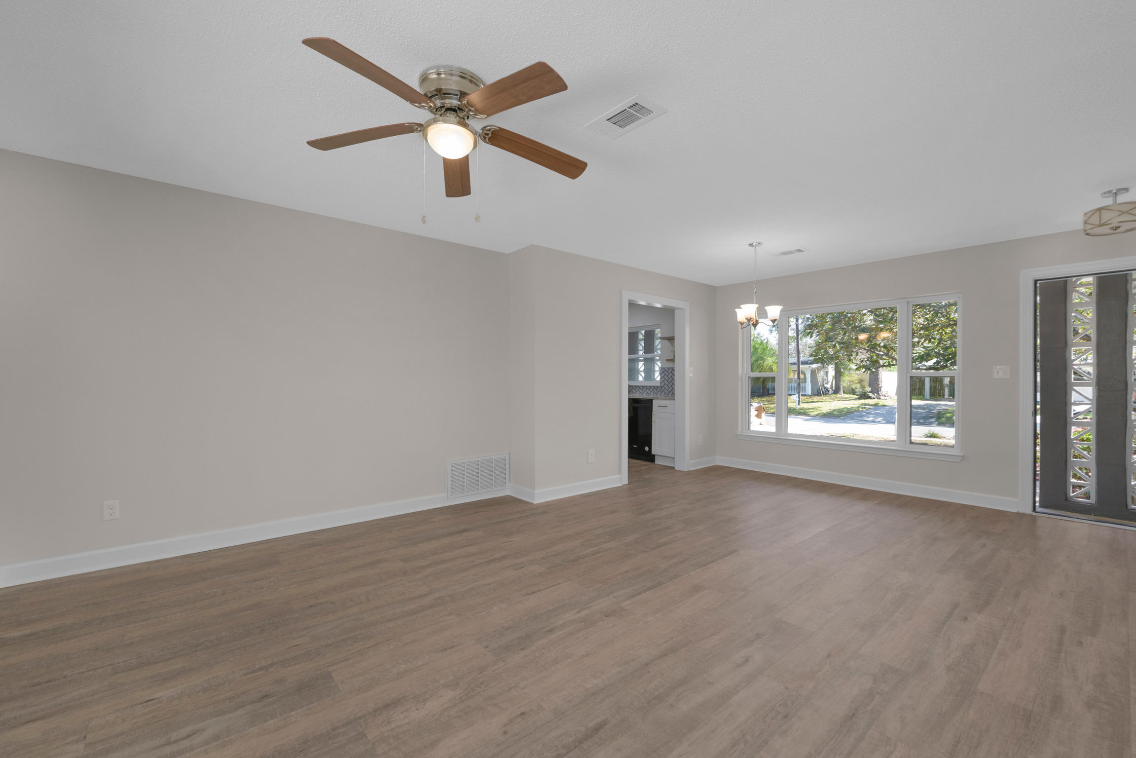 OAK TREE PARK - Residential