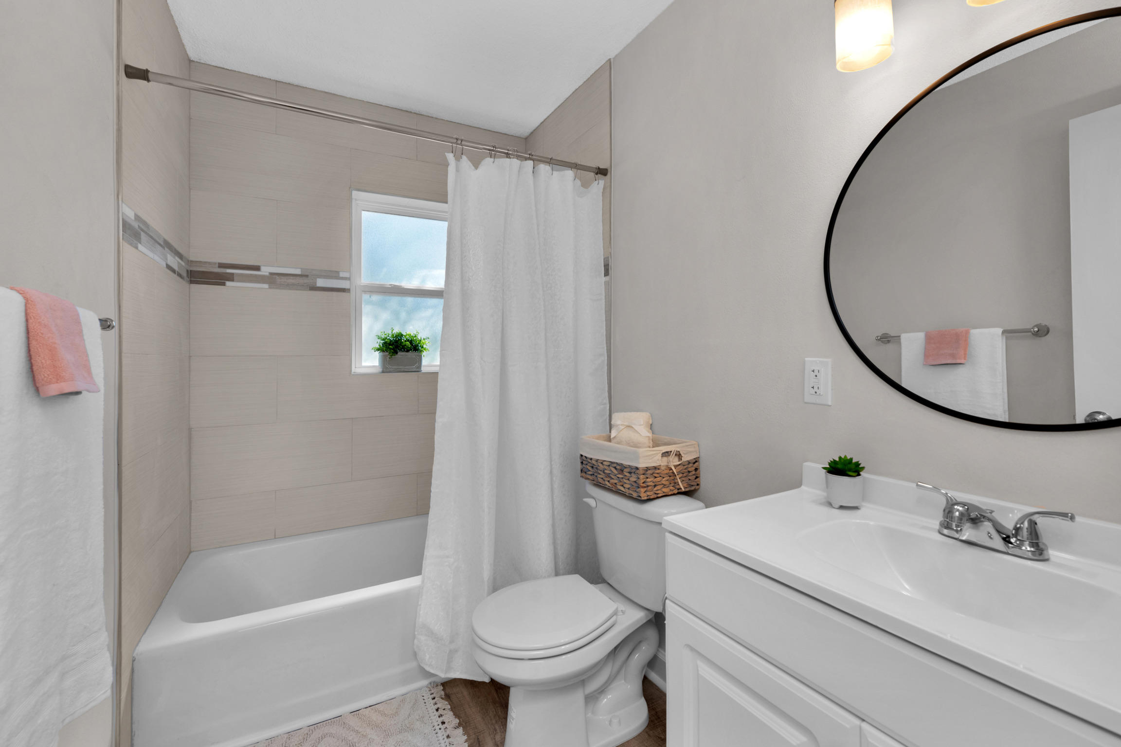 OAK TREE PARK - Residential