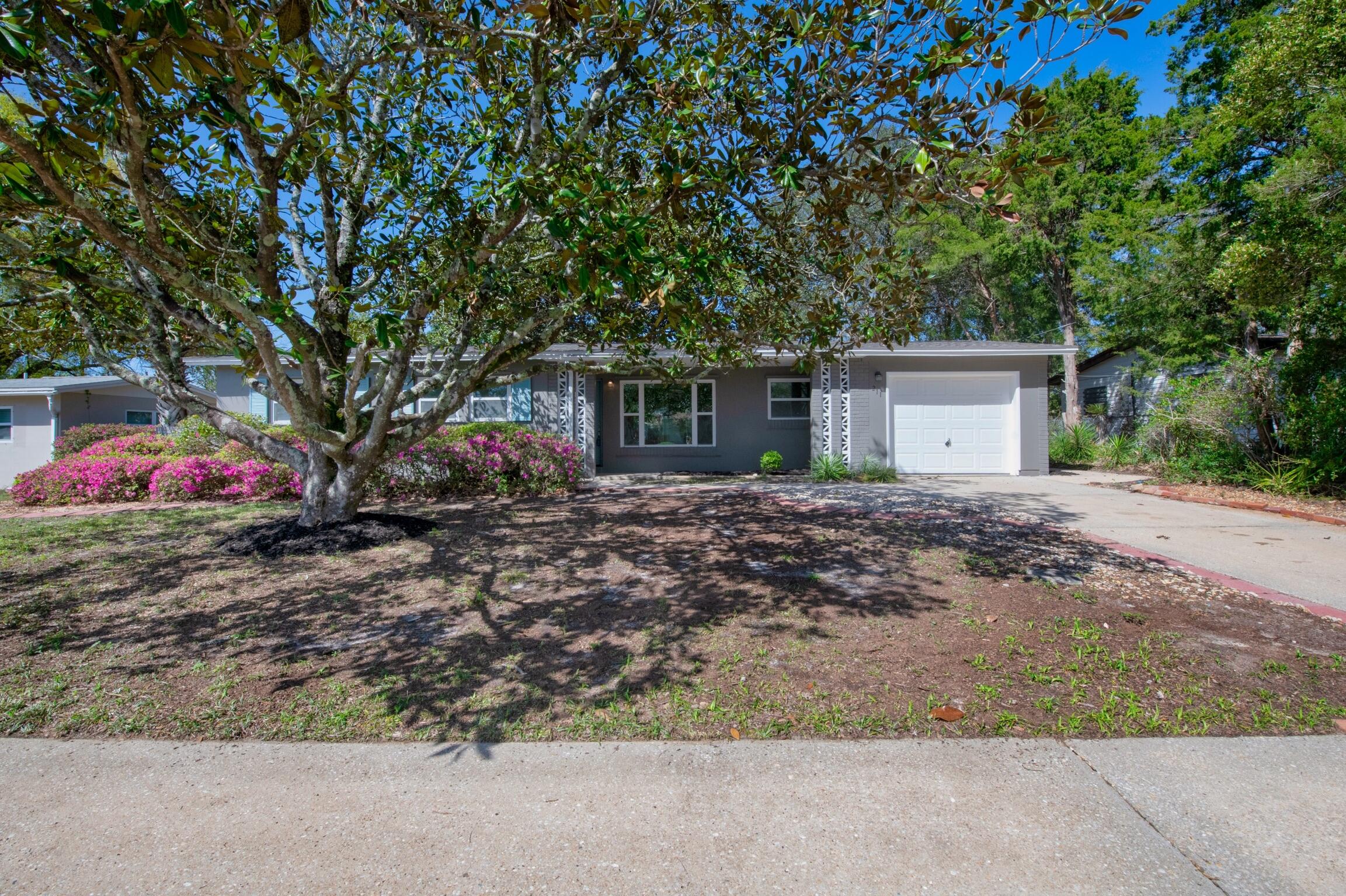 OAK TREE PARK - Residential