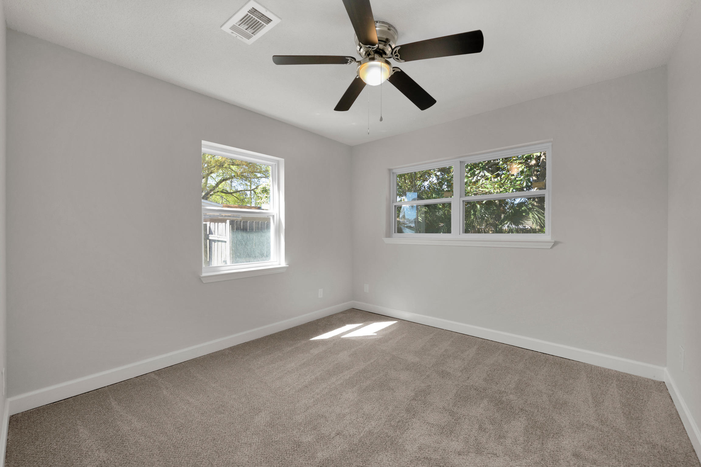 OAK TREE PARK - Residential