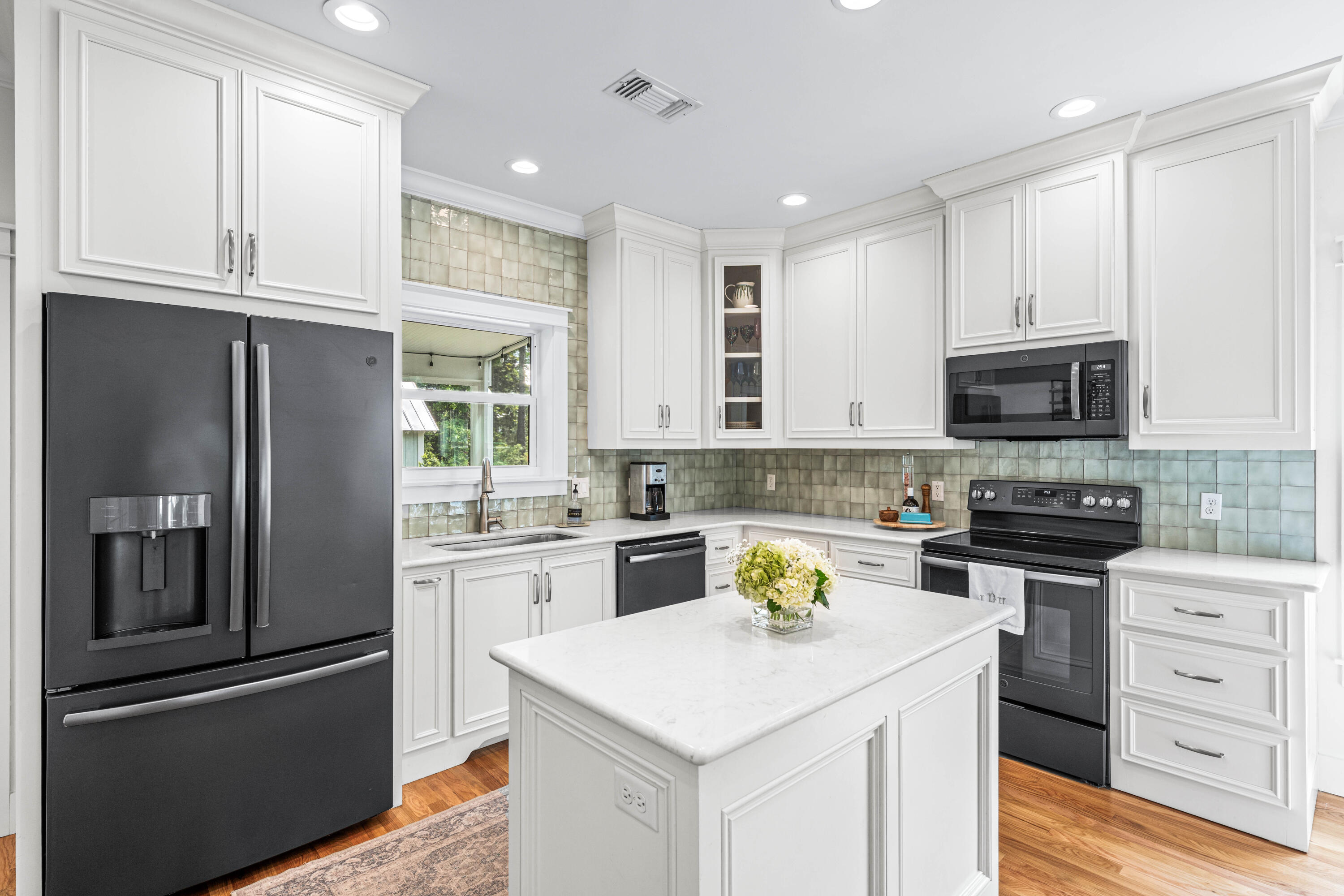 MAGNOLIA BEACH - Residential