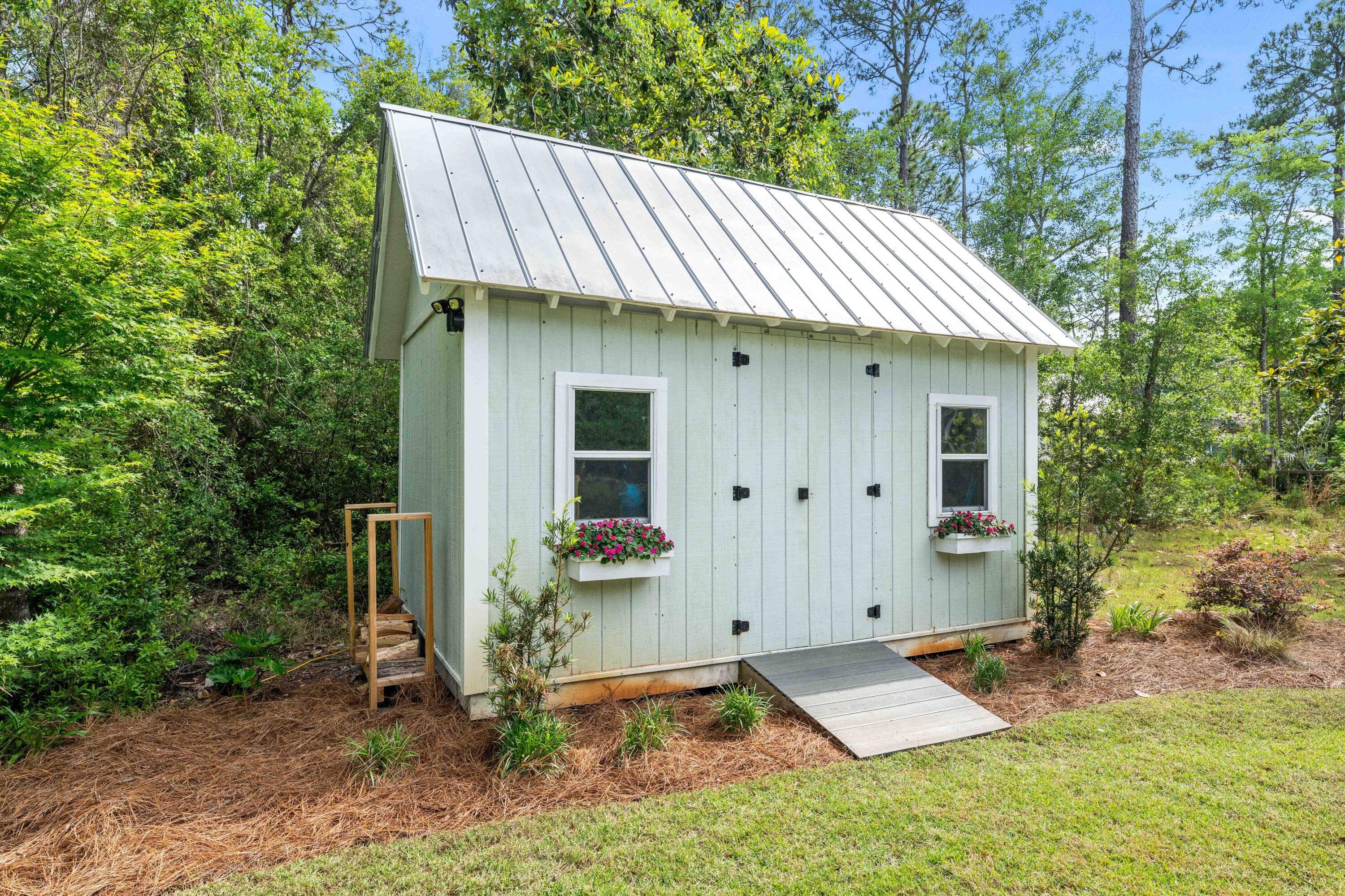 MAGNOLIA BEACH - Residential