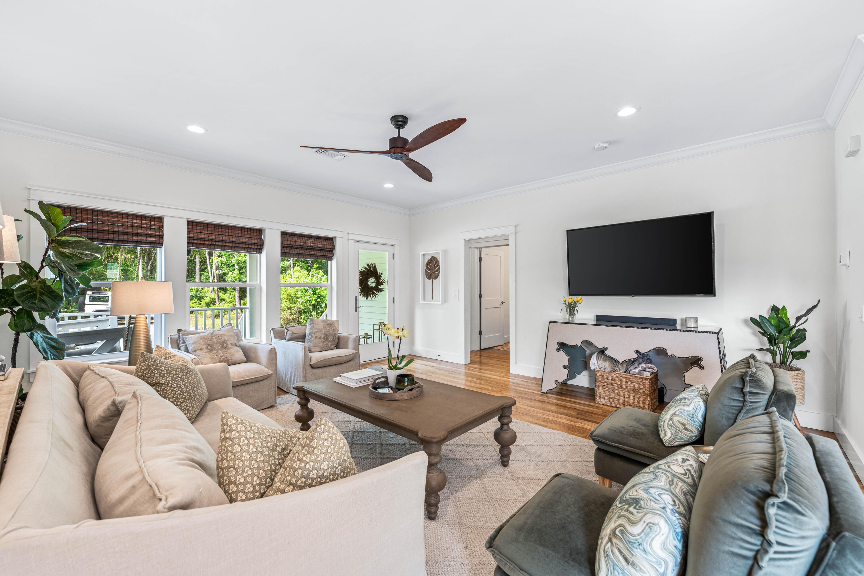 MAGNOLIA BEACH - Residential