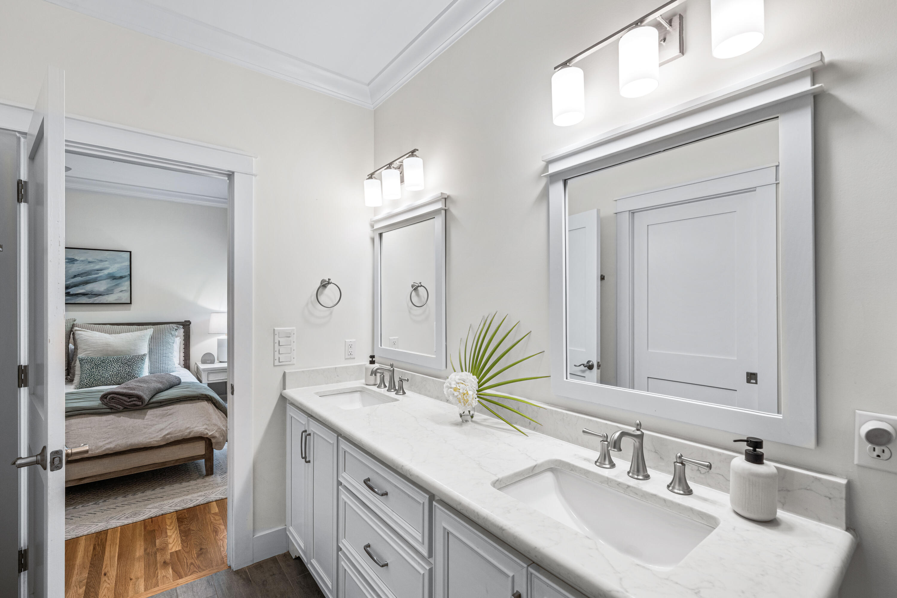 MAGNOLIA BEACH - Residential