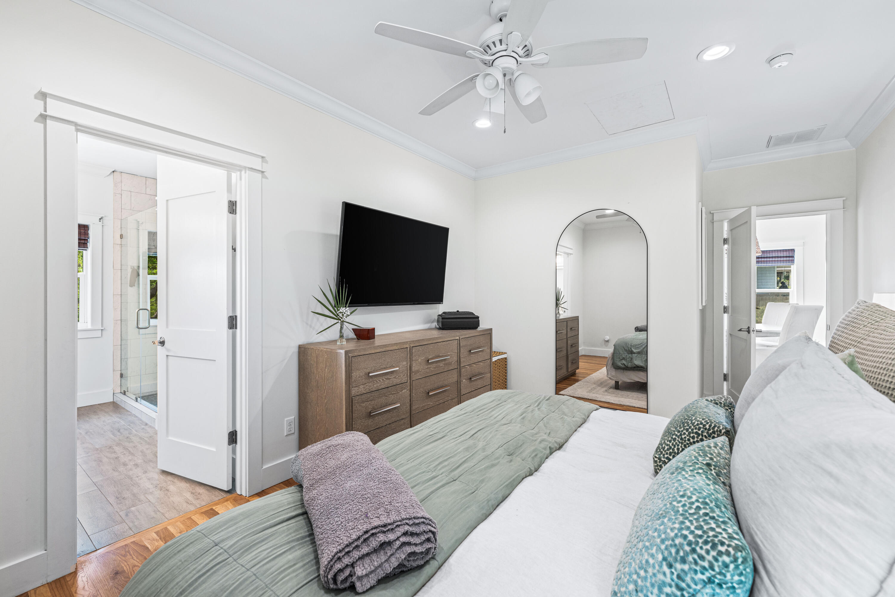 MAGNOLIA BEACH - Residential