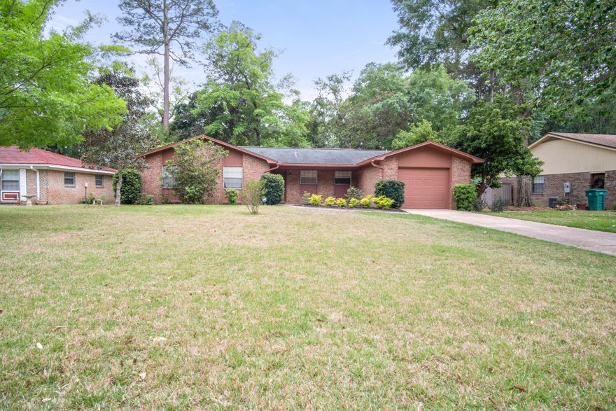 If you're looking for a charming house in a great location, this is it! Welcome home to this 3 bedroom/2 bathroom property, complete with spacious bedrooms, large living room, kitchen with a new oven and refrigerator, and a HUGE second living area for your dining room and/or office. You will find natural light beaming throughout the entire house from all of the windows that look out to the wooded private backyard. You will enjoy the beautiful Florida weather from your screened in back patio and expansive deck.Pontevedra Lane is perfectly located on a street with a cul-de-sac in the heart of Niceville, close to schools, restaurants and shopping.There is no HOA and the roof (2011), HVAC (2011) and water heater (2003).Don't wait to call this great home yours today!