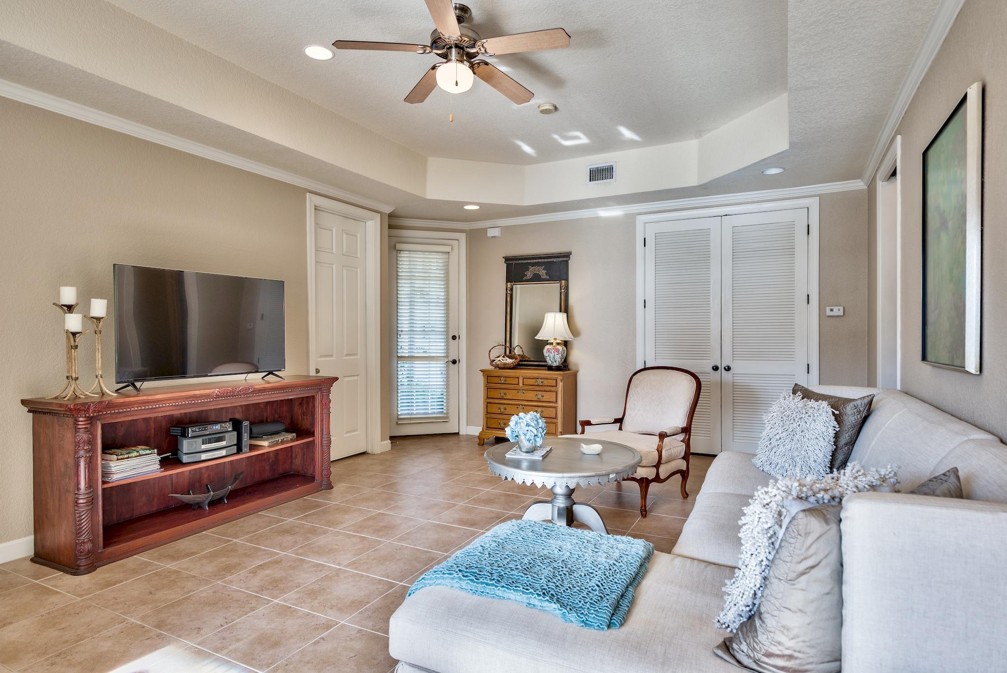 CRYSTAL COVE - Residential