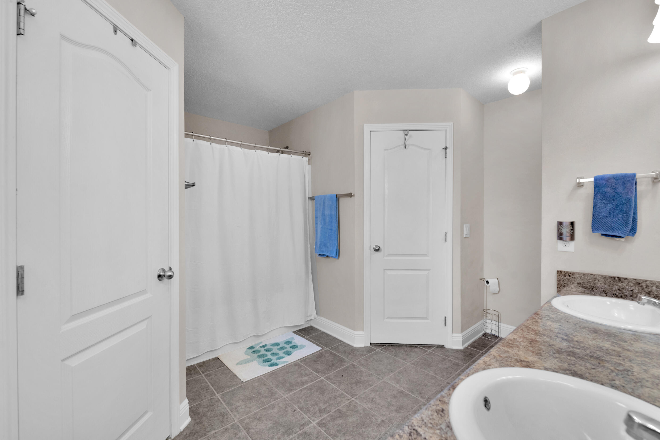 LA MESA AT HIDDEN CREEK - Residential