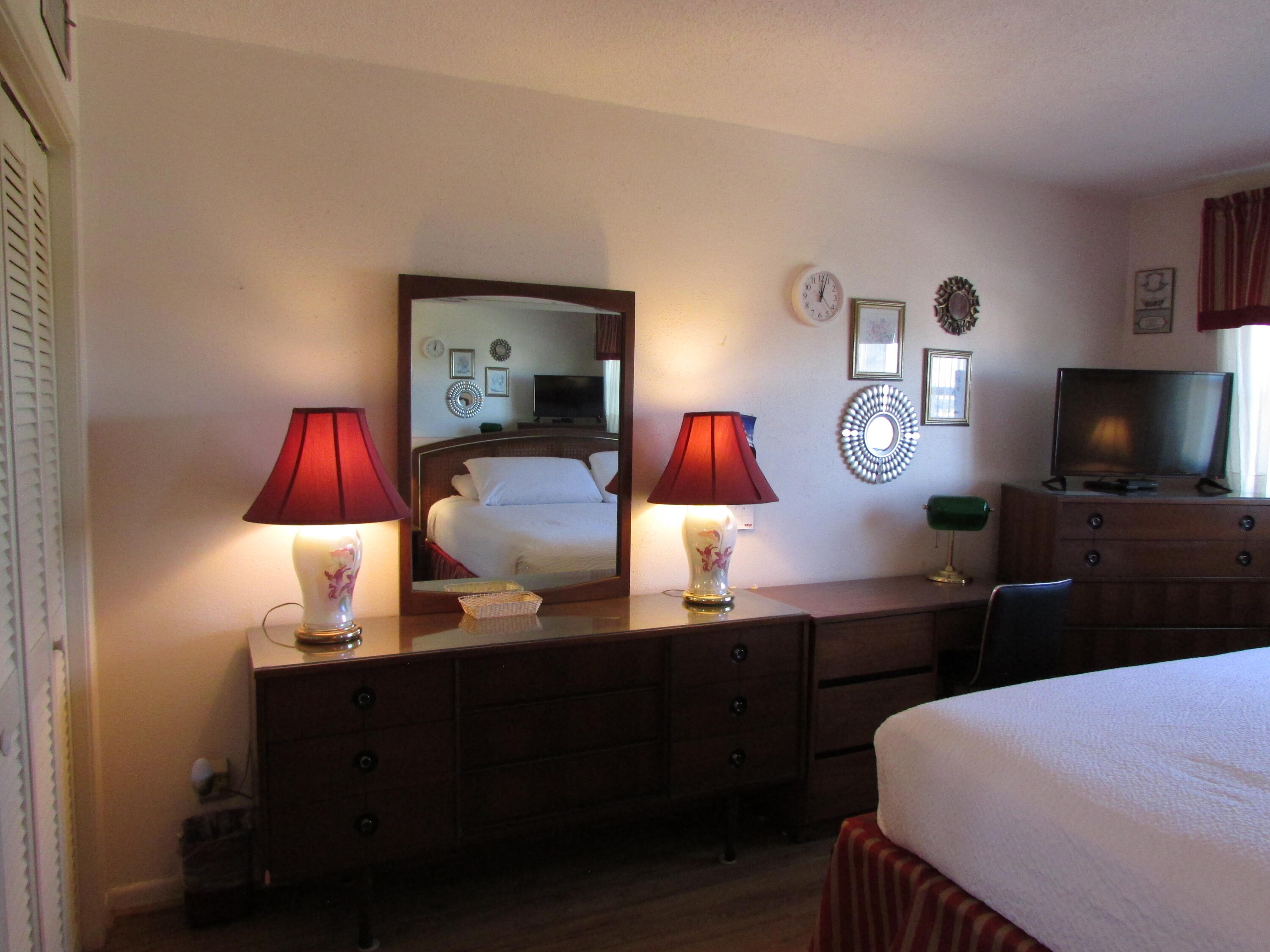 EL MATADOR CONDO - Residential