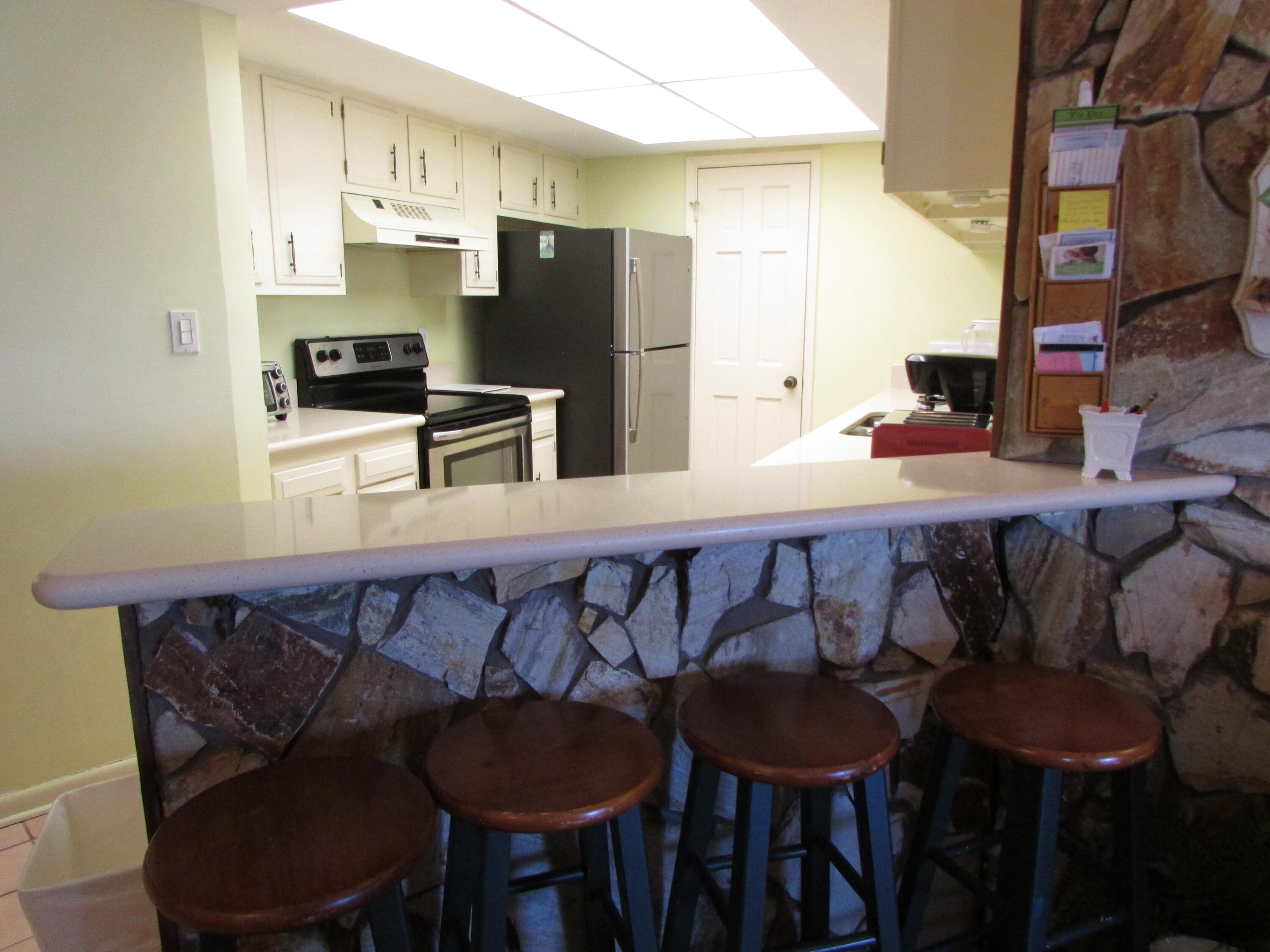 EL MATADOR CONDO - Residential