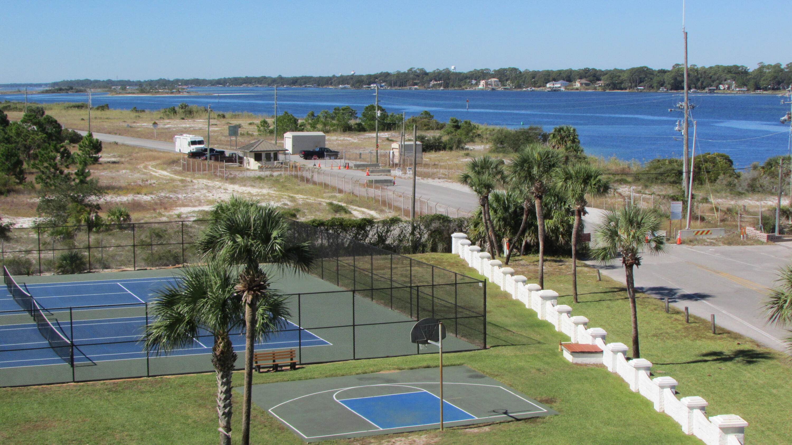 EL MATADOR CONDO - Residential