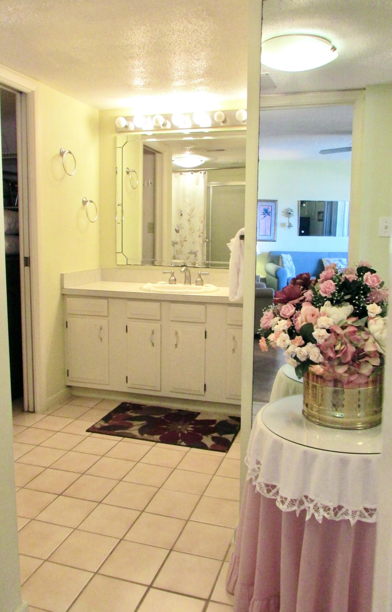 EL MATADOR CONDO - Residential