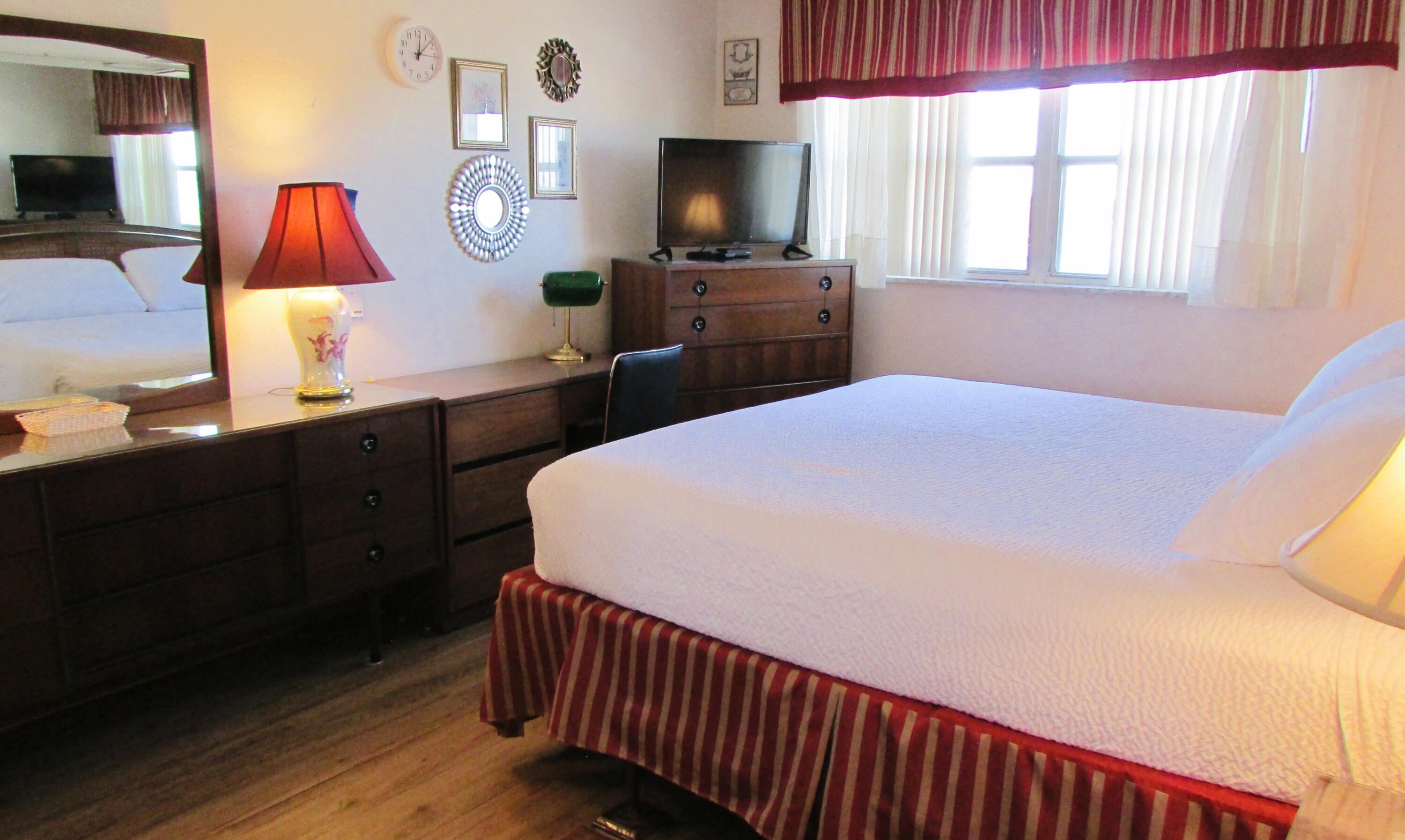 EL MATADOR CONDO - Residential