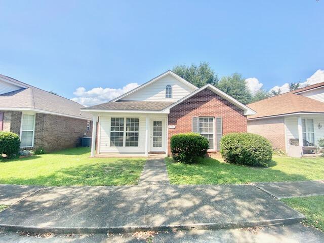 *Available September 15th*Great floor plan! Tray ceiling, crown molding & columns in L/R. Enough space in L/R for computer desk, too. Open living room, dining area and kitchen. Light cabinets, ceiling fans thru-out, breakfast bar. Tiled foyer, kitchen & baths. Neutral carpets/walls.Storage room on backside of home.