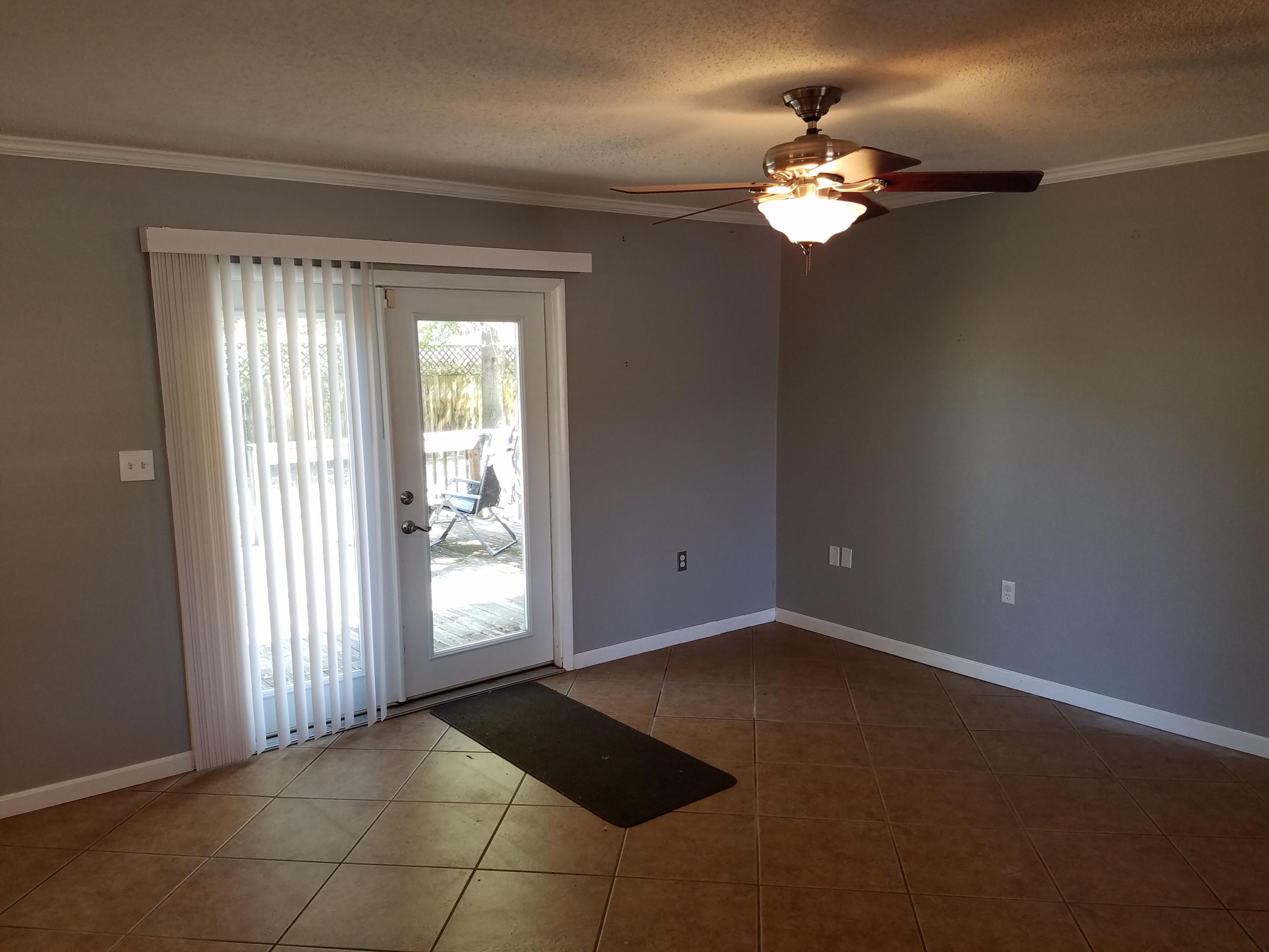 SPRING LAKE 2ND ADD - Residential