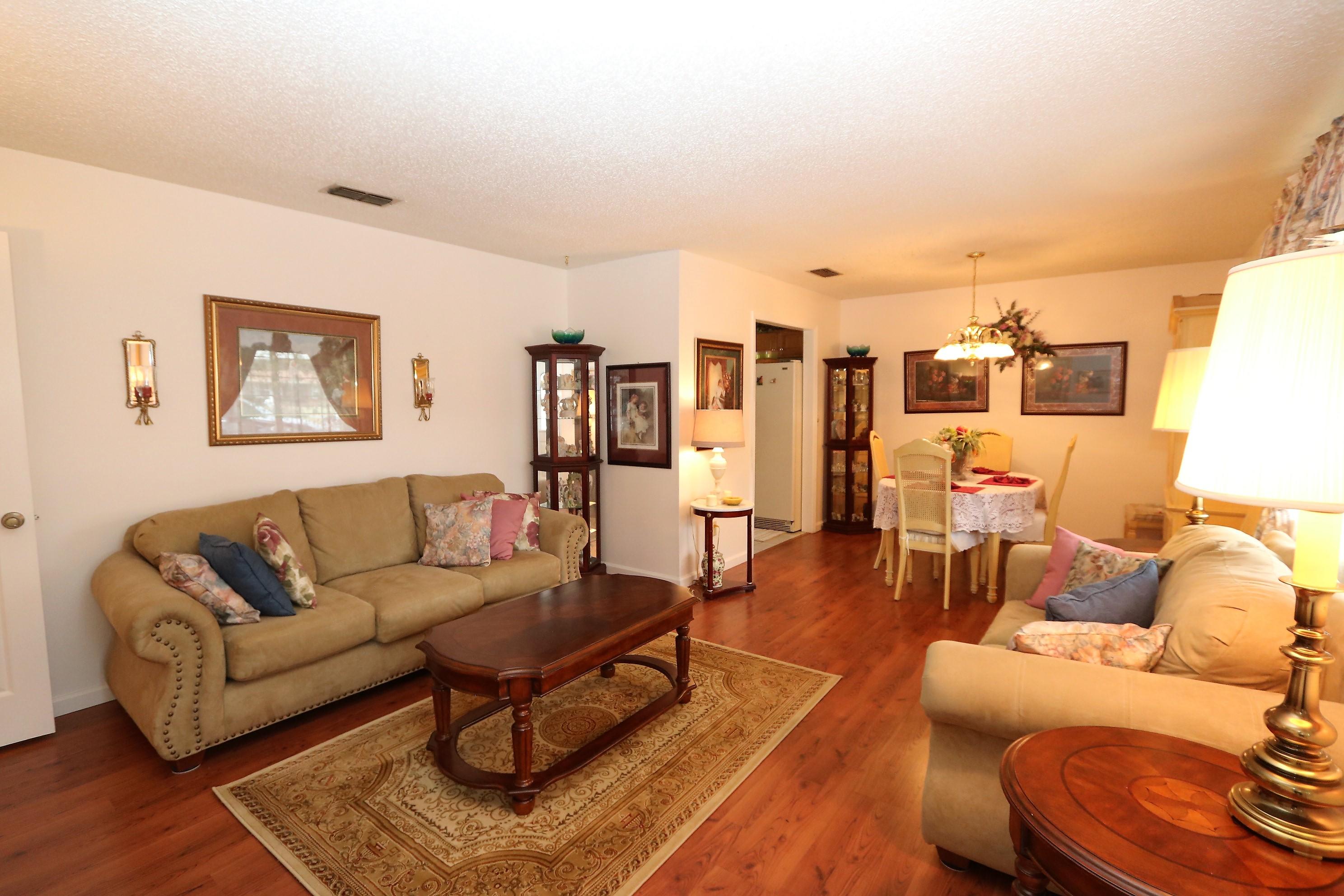 PALM EST UNIT #2 LOT 4 BLK 2 - Residential