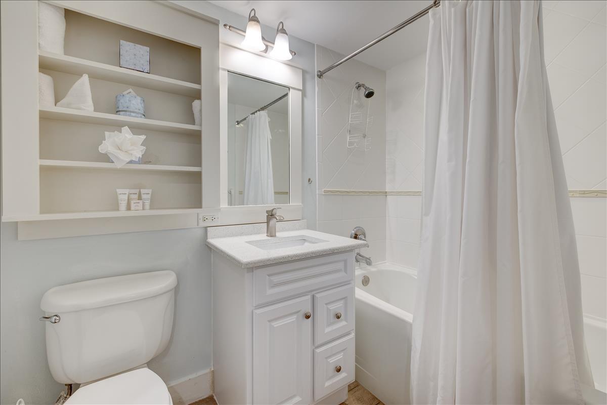 PILOT HOUSE - Residential