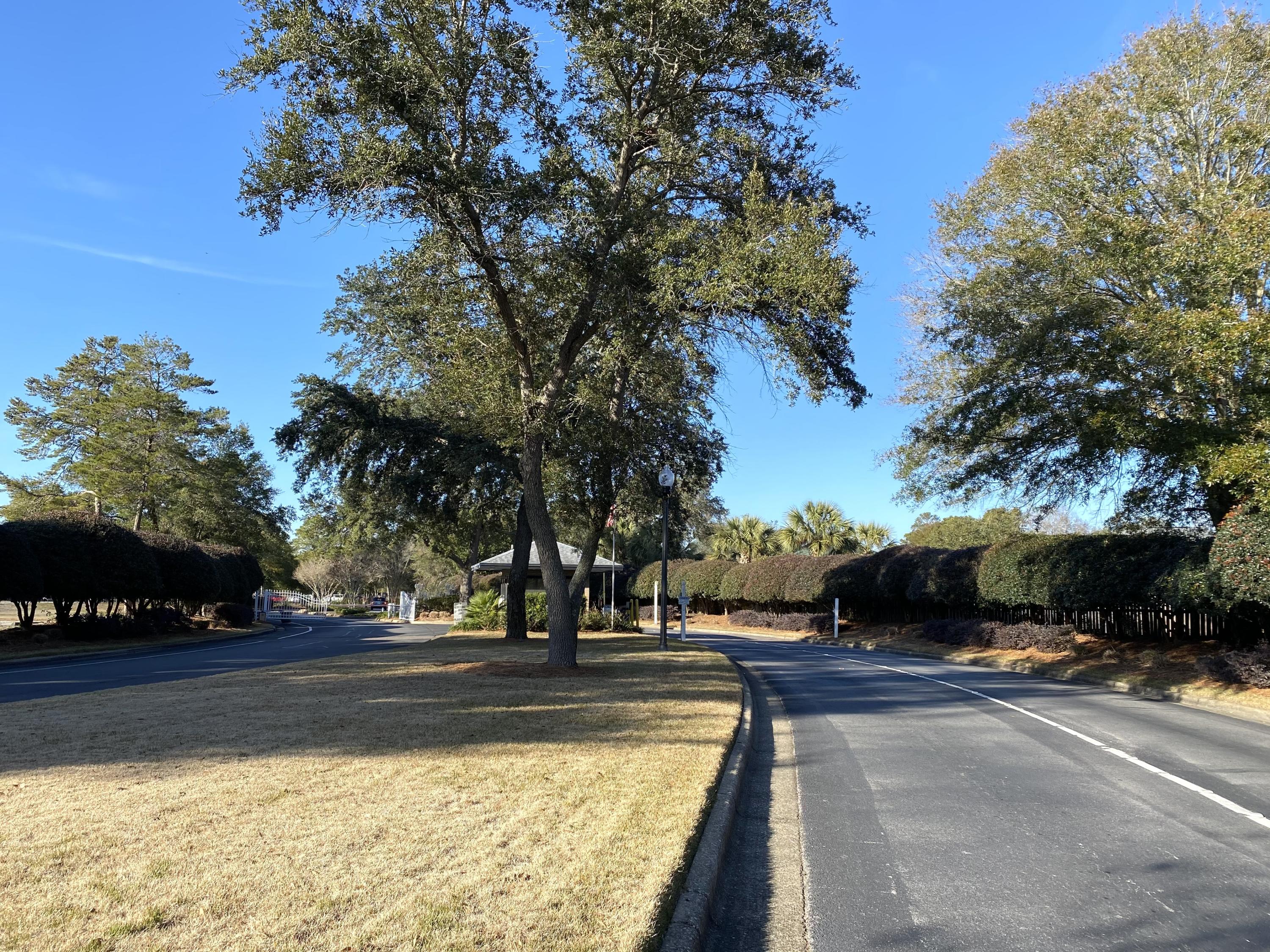 BOLTONS LANDING - Residential