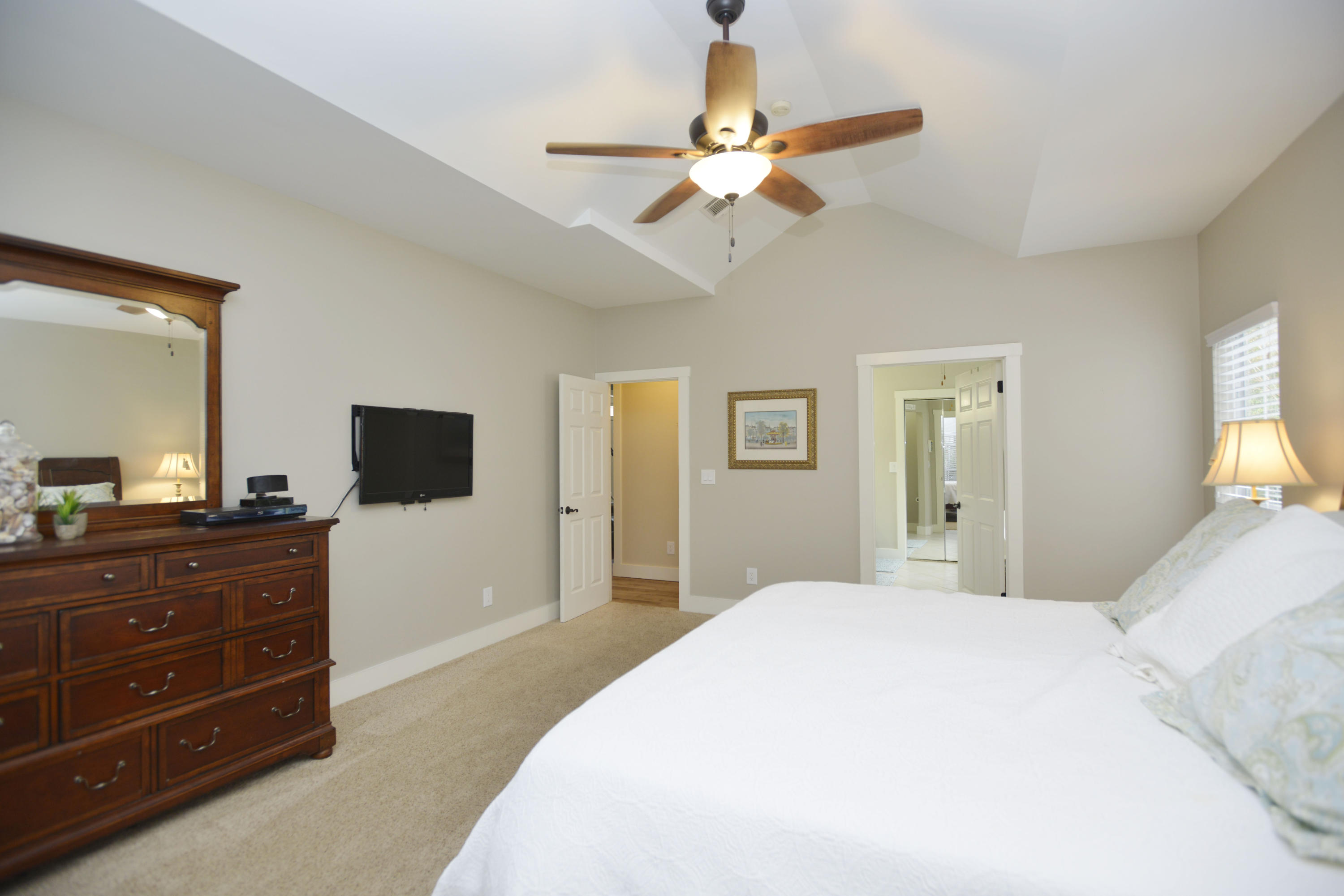 BOLTONS LANDING - Residential