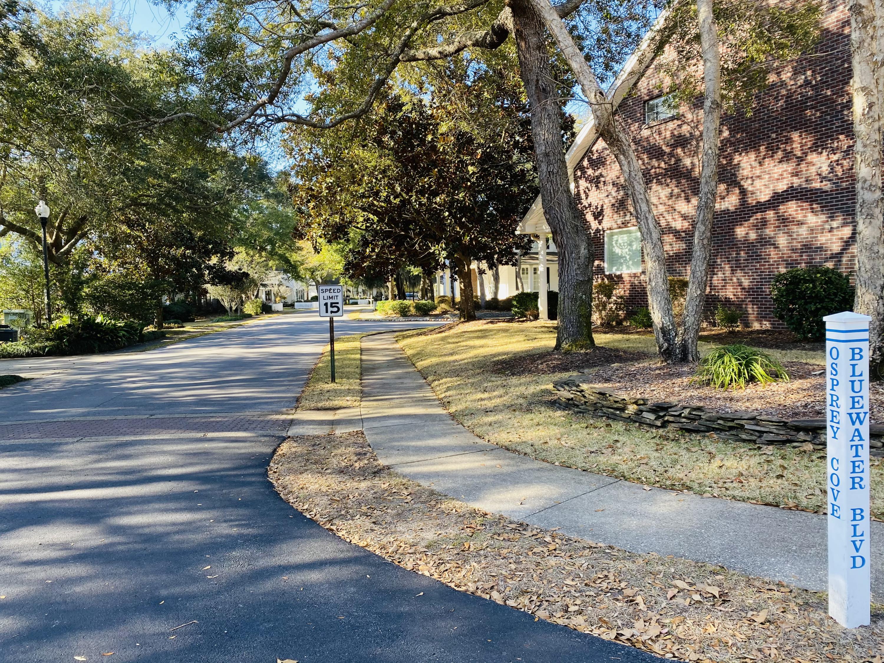 BOLTONS LANDING - Residential