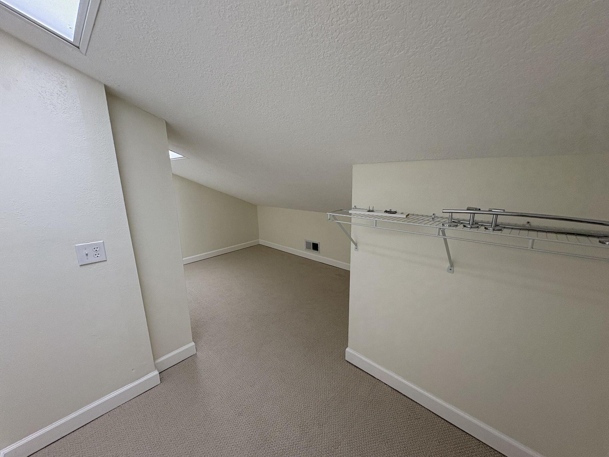 LAKESIDE CONDO AT BLUEWATER BAY - Residential Lease