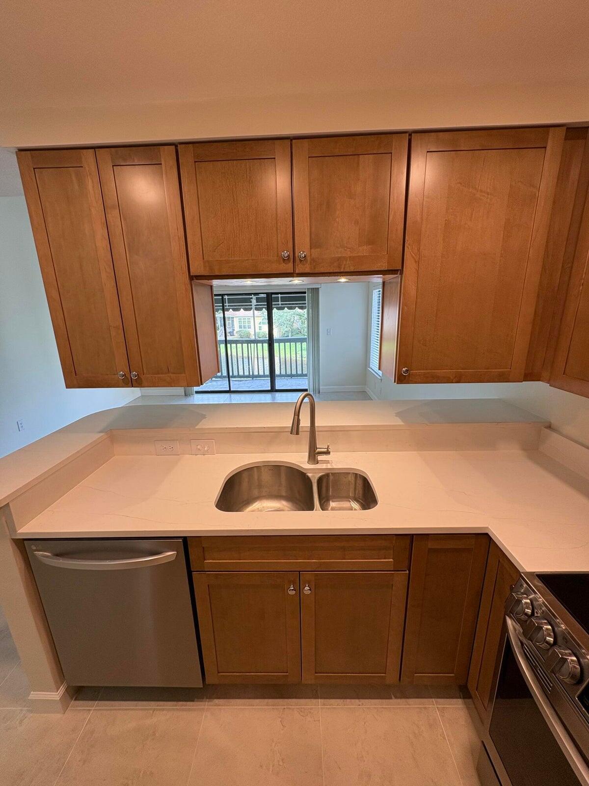 LAKESIDE CONDO AT BLUEWATER BAY - Residential Lease