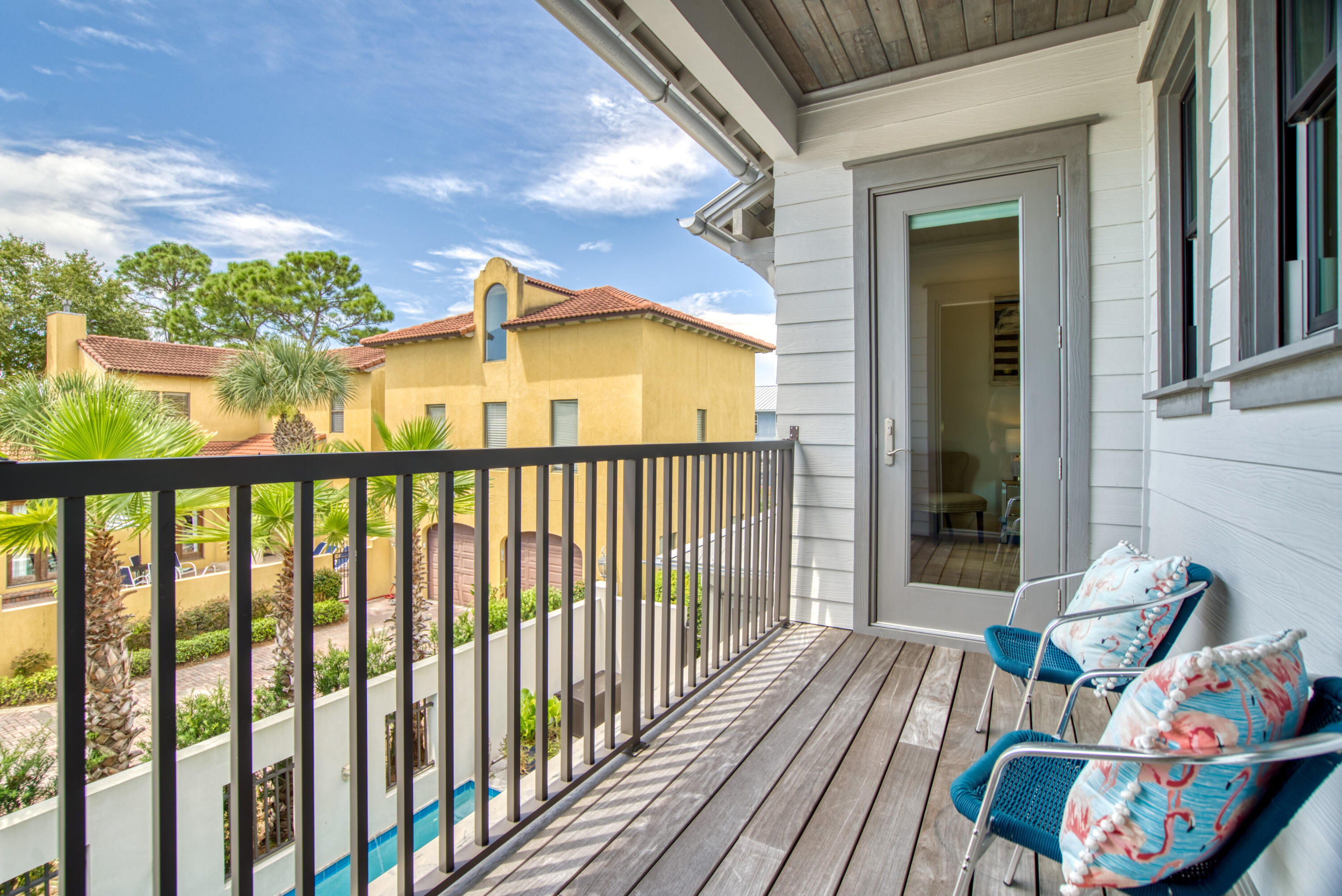 EMERALD WATERS VILLAGE - Residential