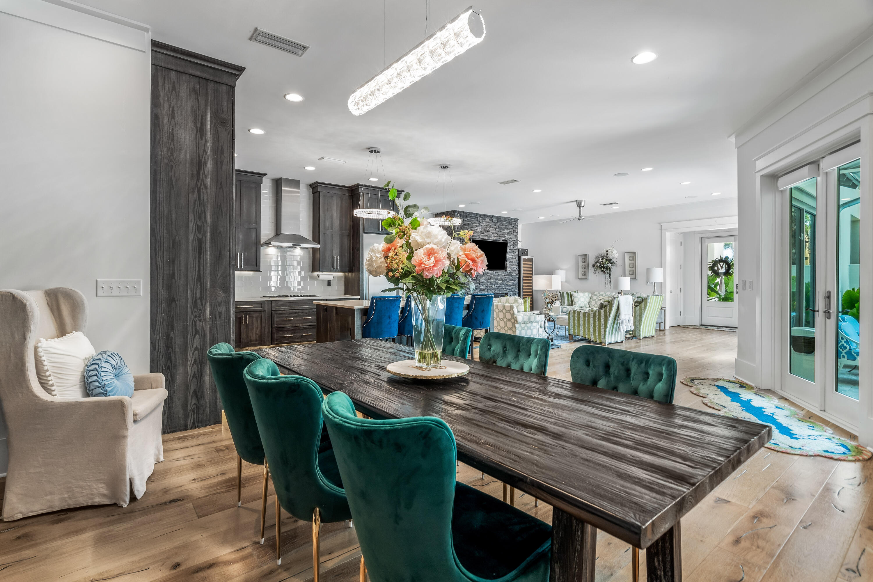EMERALD WATERS VILLAGE - Residential