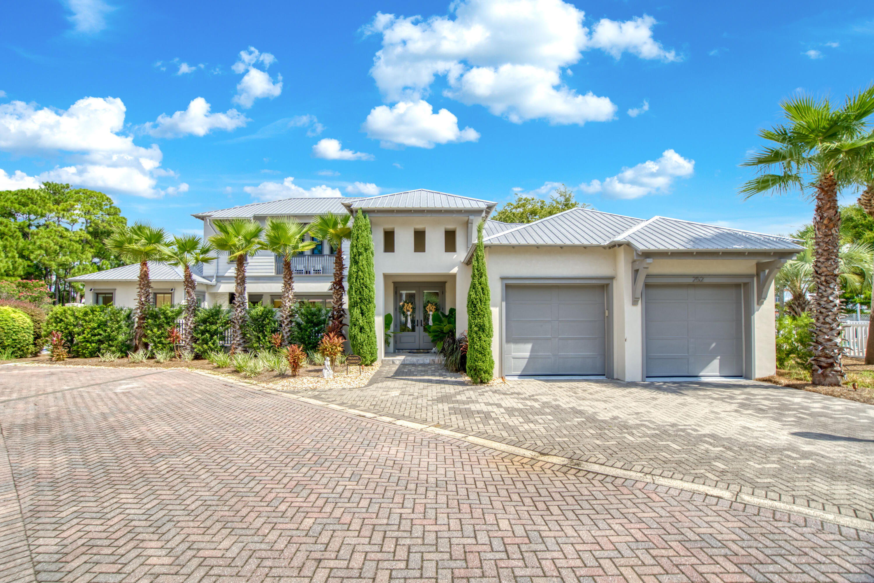 EMERALD WATERS VILLAGE - Residential