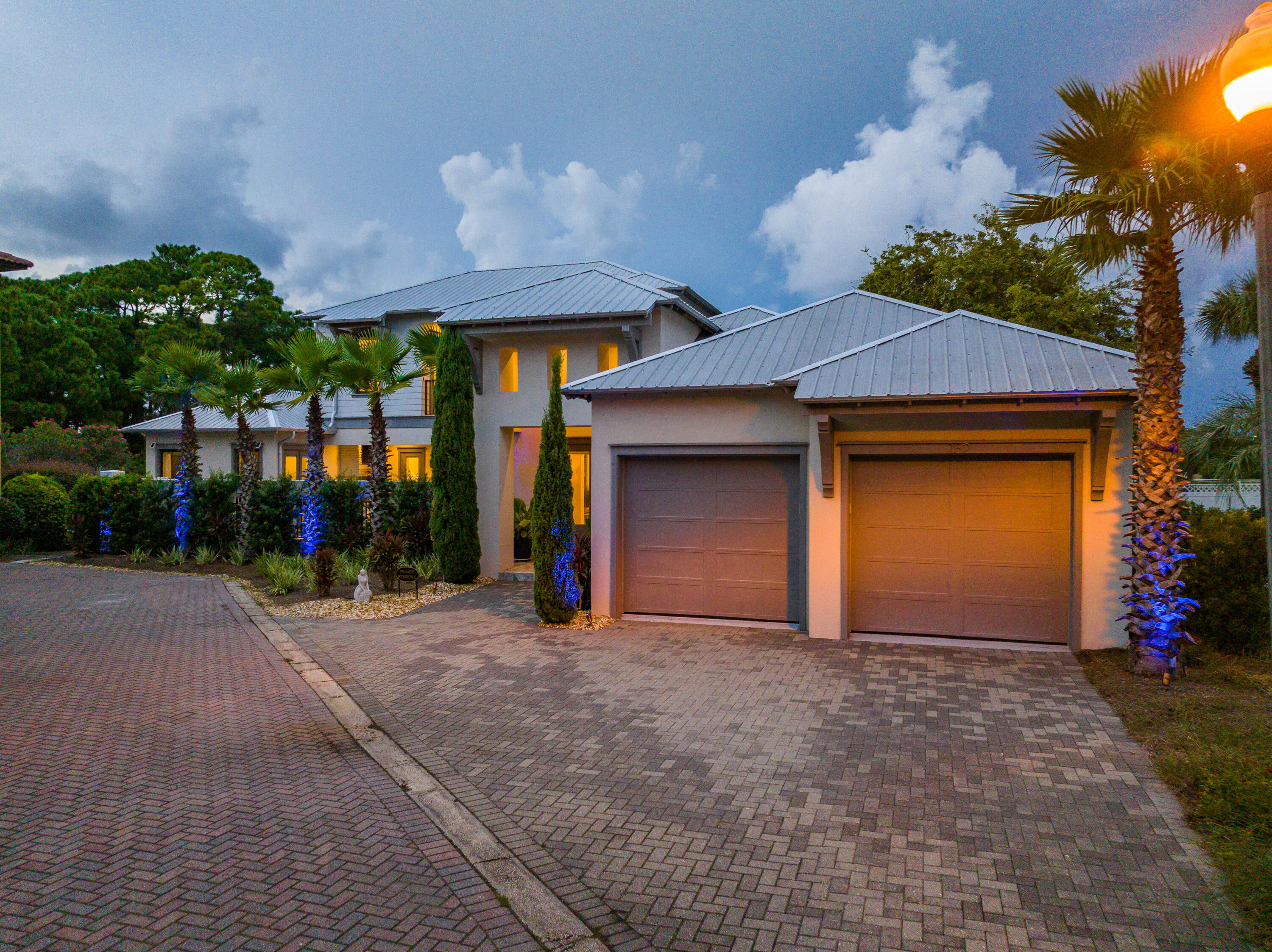 EMERALD WATERS VILLAGE - Residential