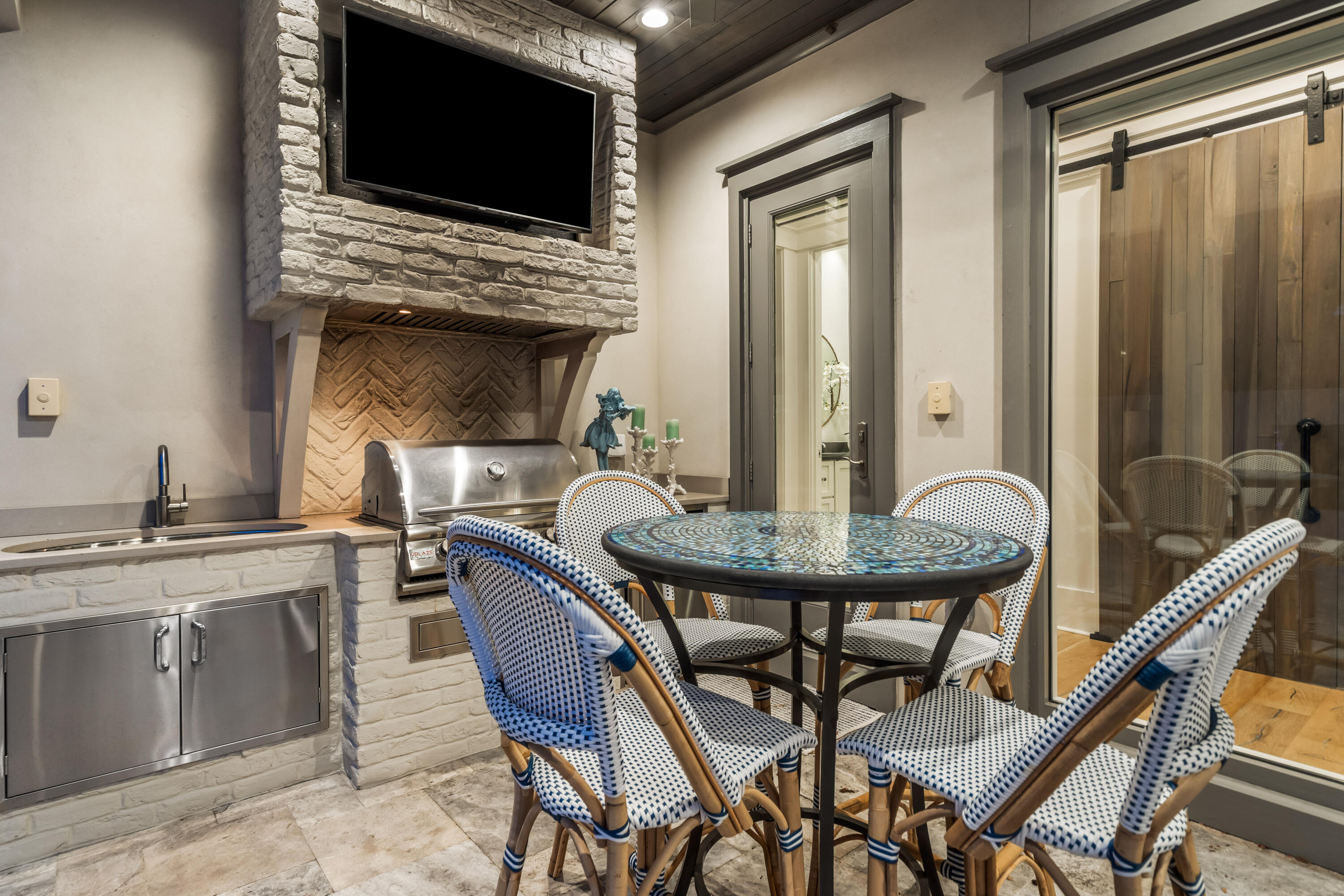 EMERALD WATERS VILLAGE - Residential