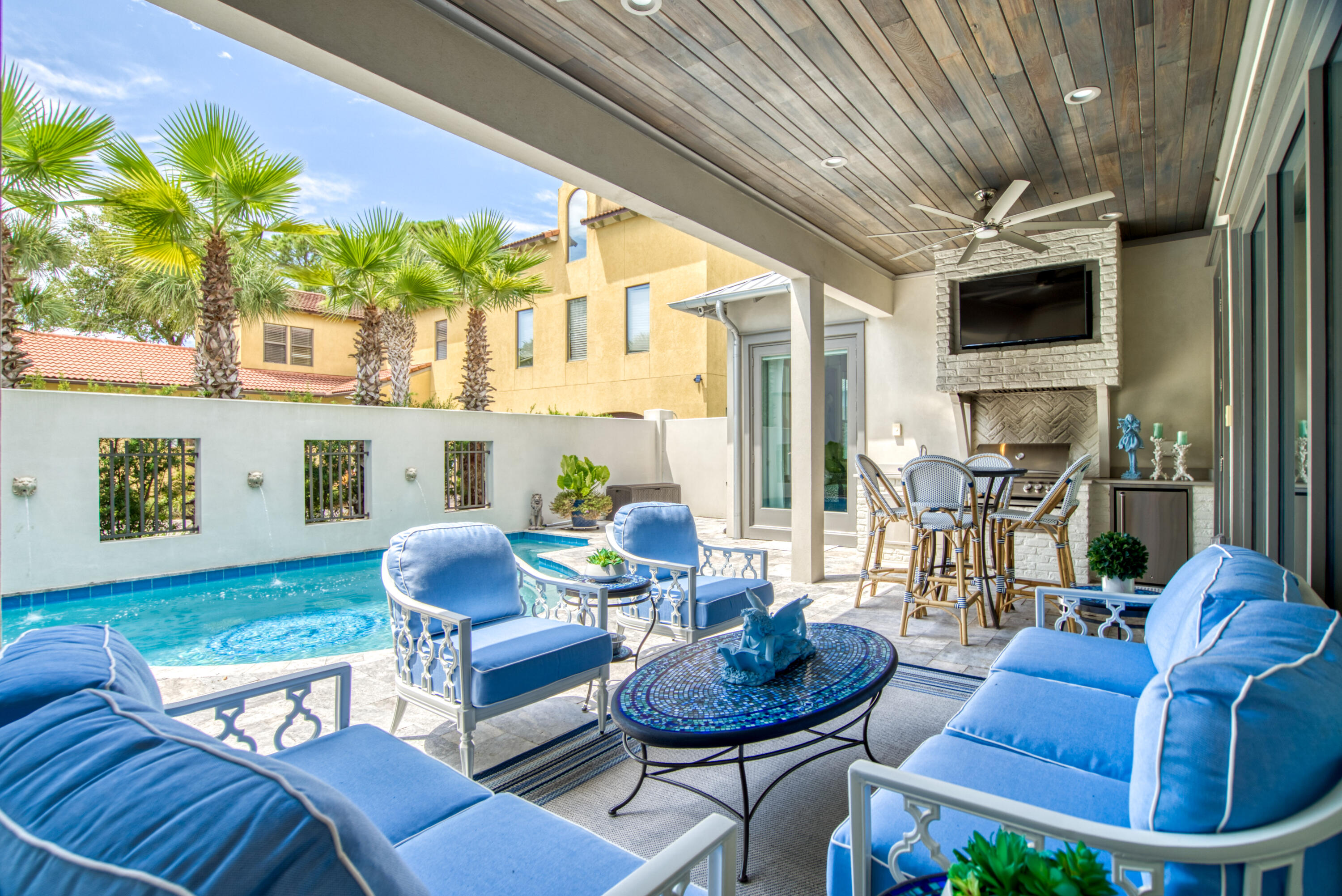 EMERALD WATERS VILLAGE - Residential