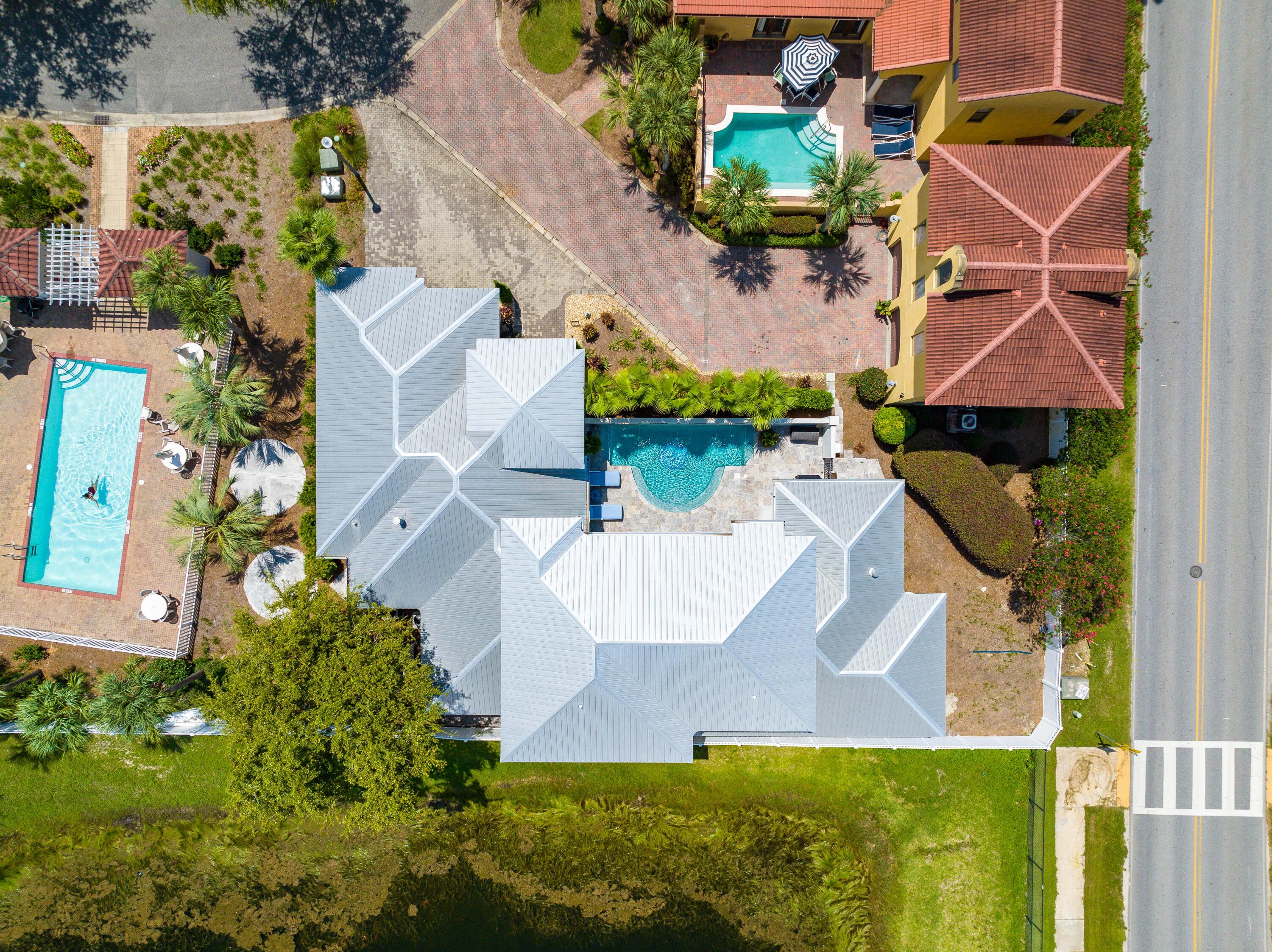 EMERALD WATERS VILLAGE - Residential