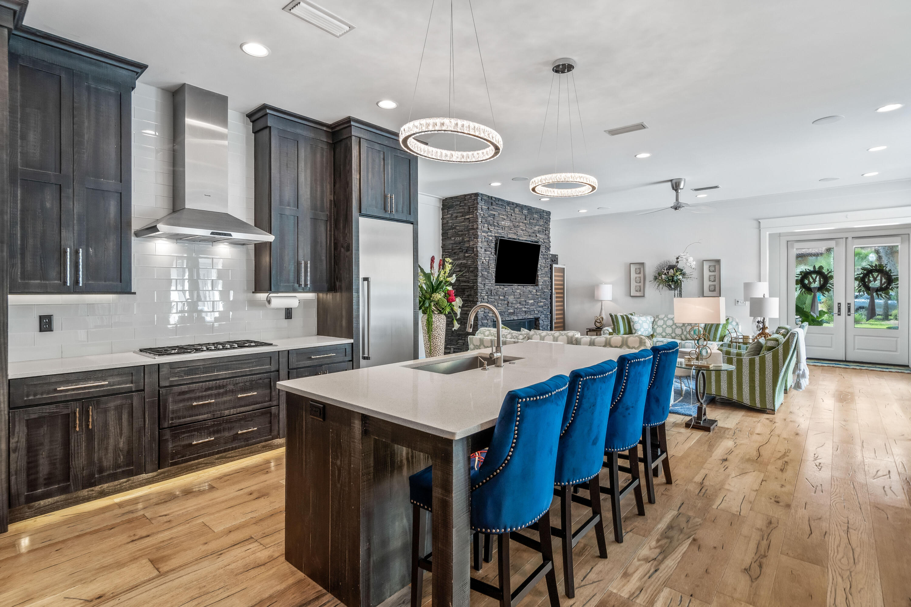 EMERALD WATERS VILLAGE - Residential