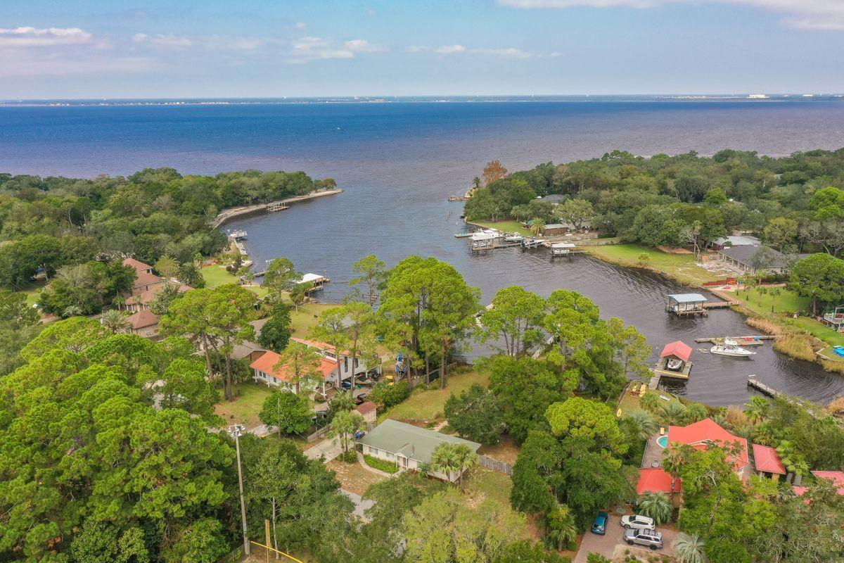 CALHOUN S/D TO DESTIN - Residential